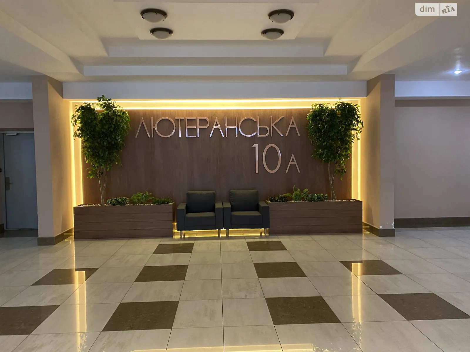 Сдается в аренду 2-комнатная квартира 114 кв. м в Киеве, ул. Лютеранская, 10А - фото 1