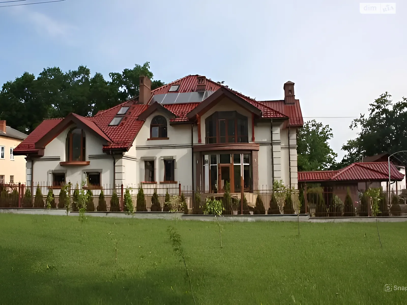 Продается дом на 3 этажа 706 кв. м с террасой, цена: 190000 $ - фото 1