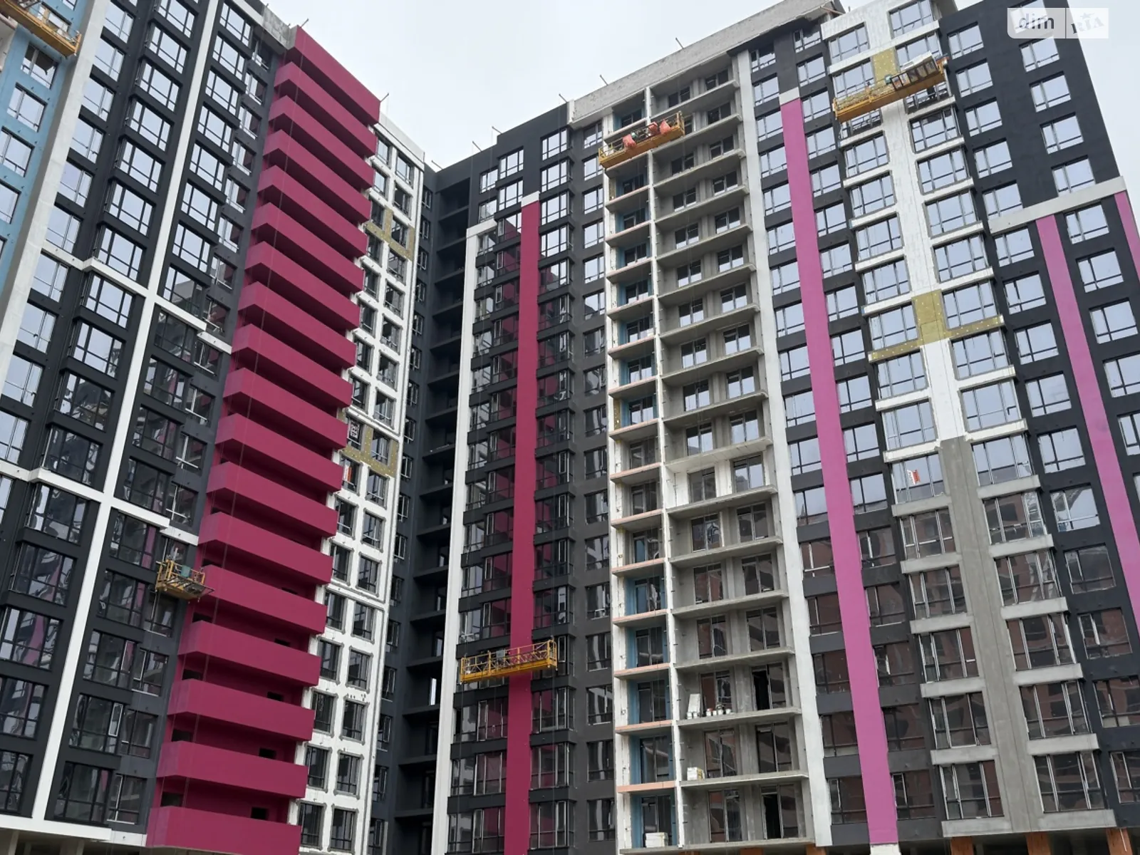 Продається 1-кімнатна квартира 41 кв. м у Івано-Франківську, вул. Хриплинська, 9 - фото 1