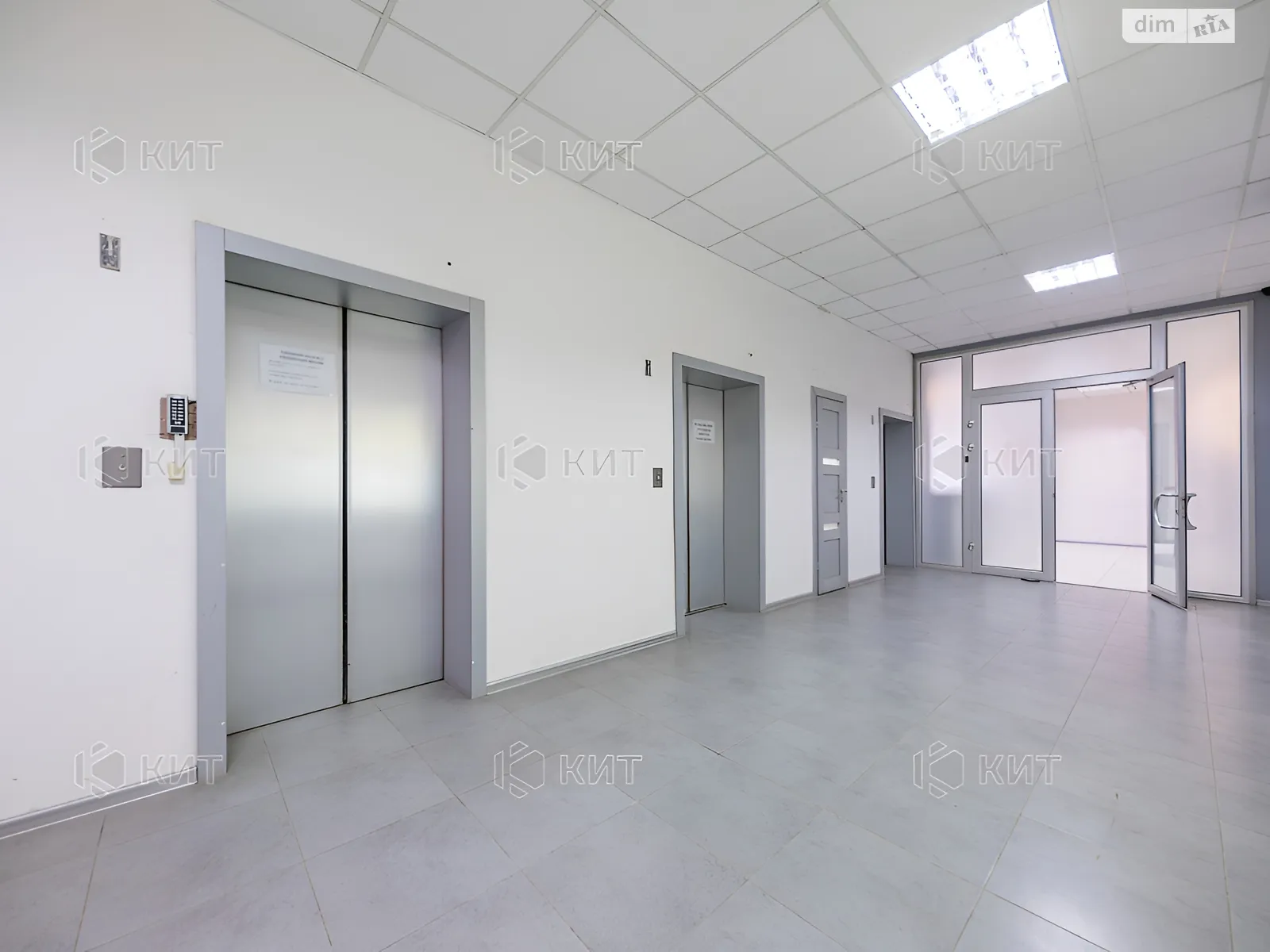 Сдается в аренду офис 1350 кв. м в бизнес-центре, цена: 243000 грн - фото 1