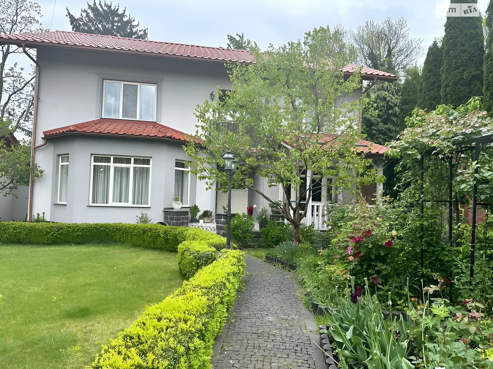 Продается дом на 2 этажа 175 кв. м с мебелью, цена: 380000 € - фото 1