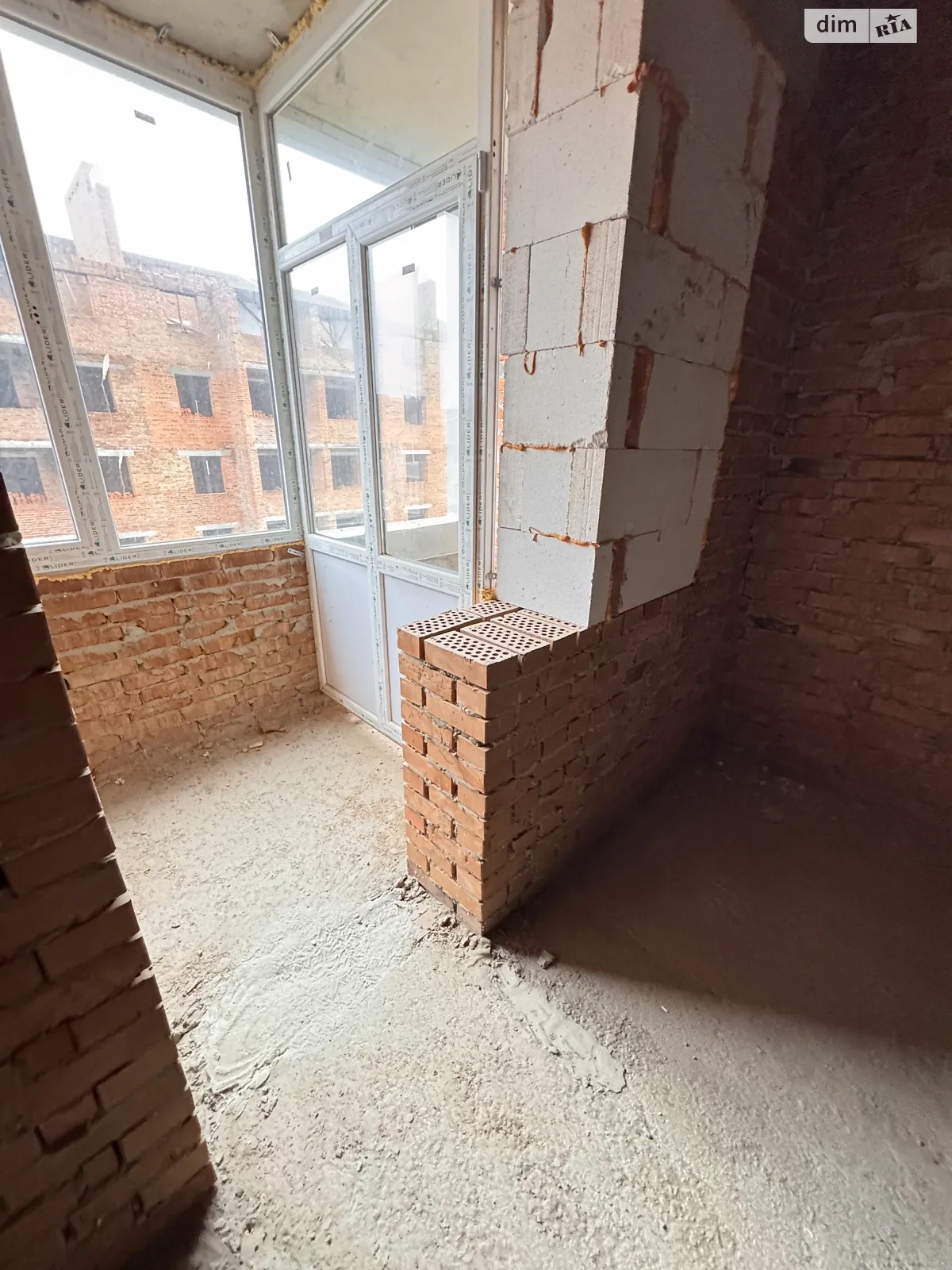 Продается 1-комнатная квартира 38 кв. м в Ирпене, ул. Чубинского, 15 - фото 1