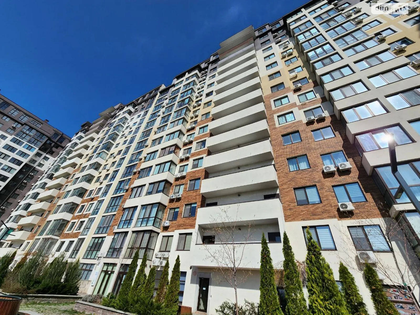 Продается 1-комнатная квартира 38 кв. м в Крыжановка, ул. Марсельская - фото 1