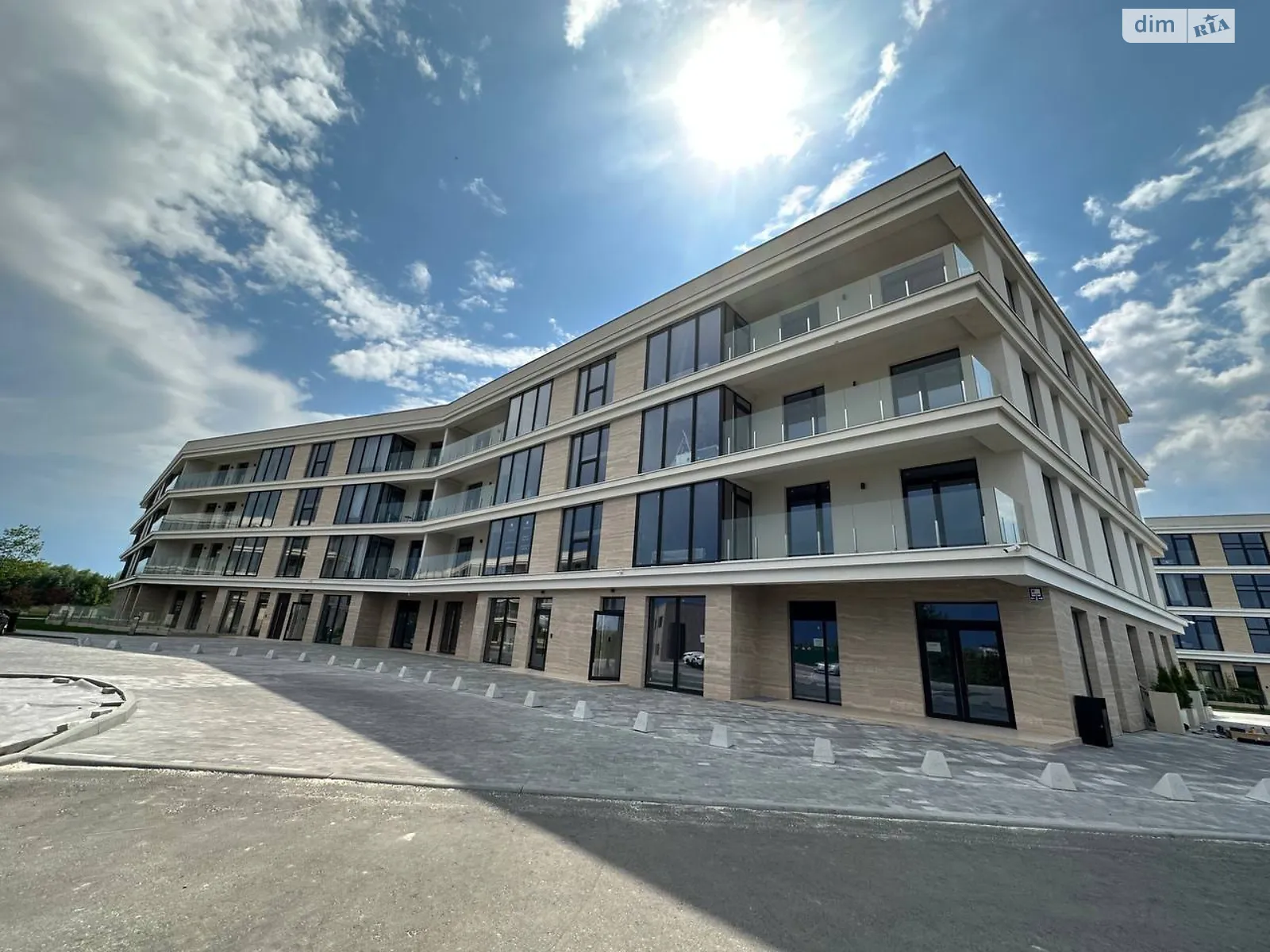 Продается 2-комнатная квартира 66.3 кв. м в Подгорцах, ул. Парковая, 17 - фото 1