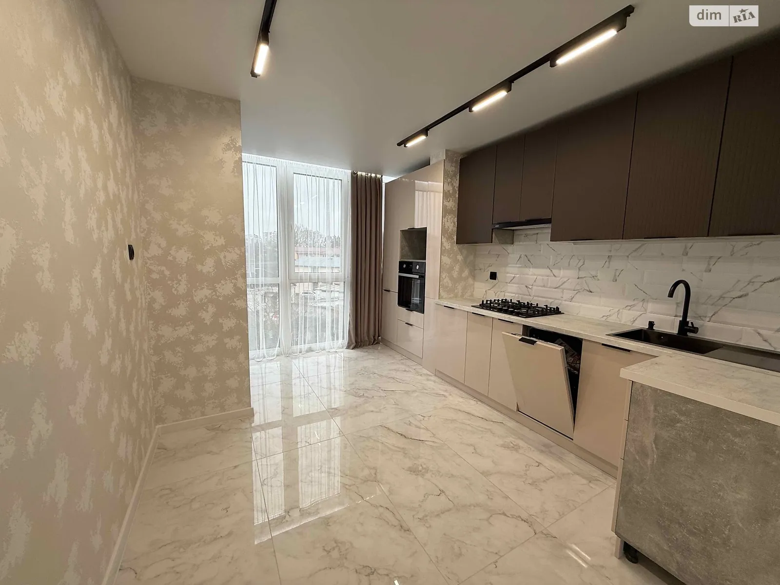 2-кімнатна квартира 67 кв. м у Тернополі, цена: 82000 $ - фото 1