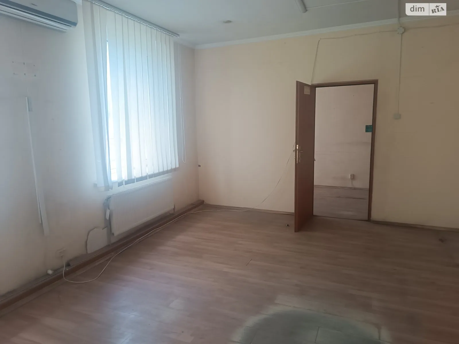 Сдается в аренду офис 32.2 кв. м в бизнес-центре, цена: 3864 грн - фото 1