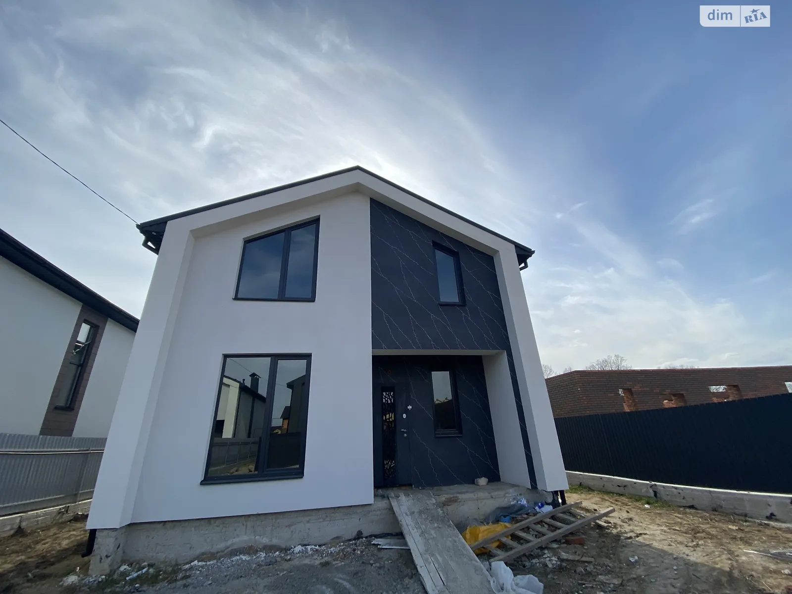 Продается дом на 2 этажа 125 кв. м с беседкой, цена: 115000 $ - фото 1