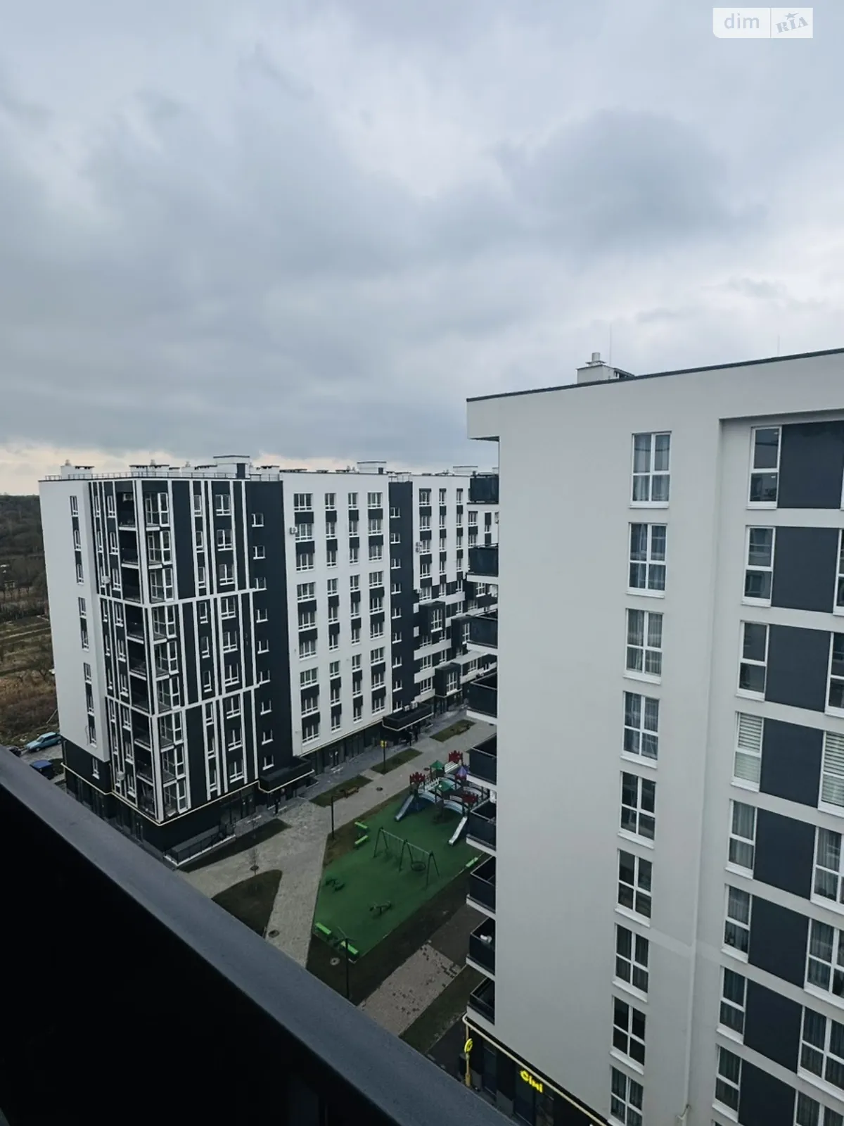 Продается 3-комнатная квартира 88 кв. м в Львове, ул. Трускавецкая, 137 - фото 1