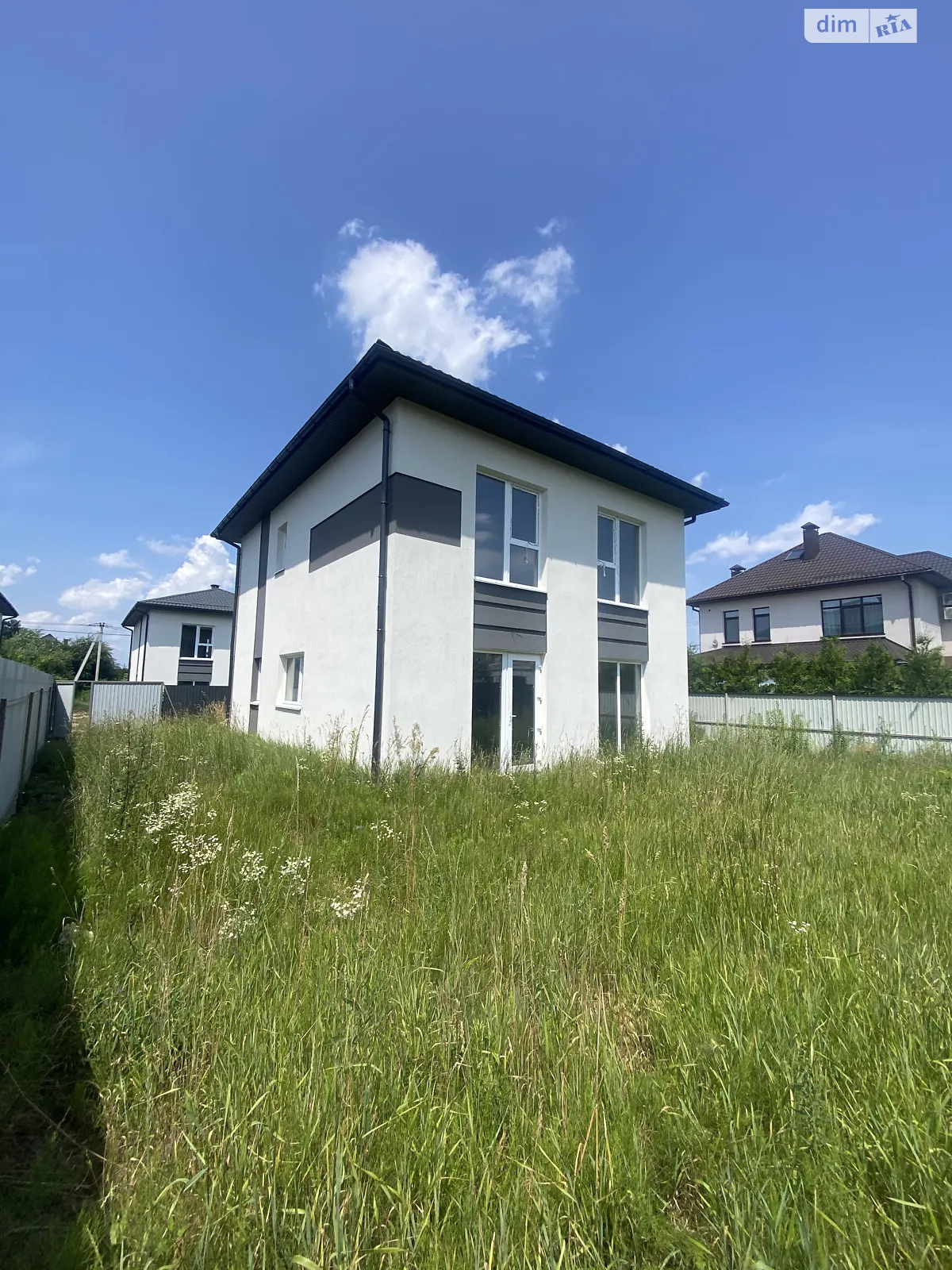 Продается дом на 2 этажа 149 кв. м с участком, цена: 87000 $ - фото 1