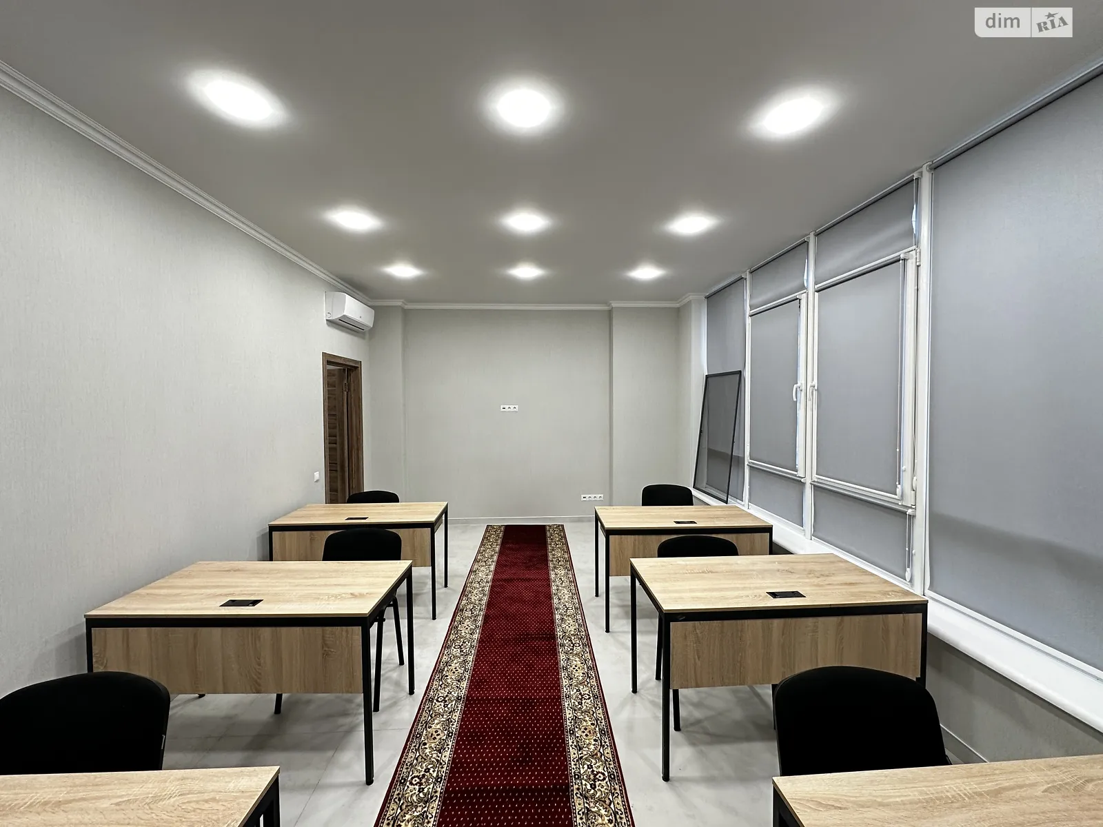 Сдается в аренду офис 70 кв. м в бизнес-центре, цена: 1199 $ - фото 1