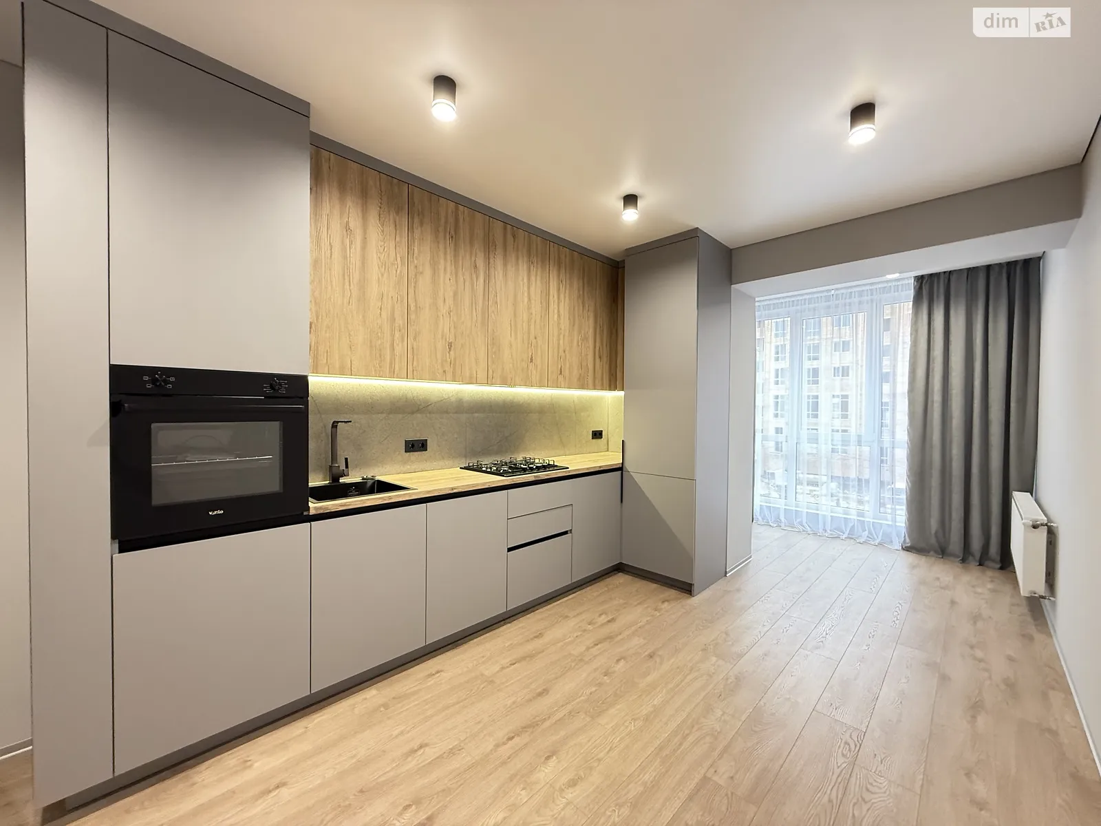 Продається 1-кімнатна квартира 49 кв. м у Рівному, вул. Студентська, 30 - фото 1