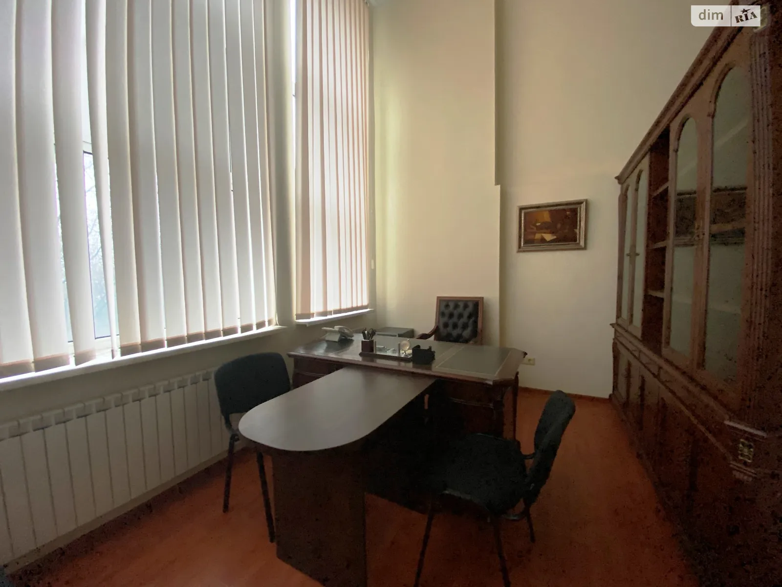 Продается офис 143 кв. м в бизнес-центре, цена: 193500 $ - фото 1