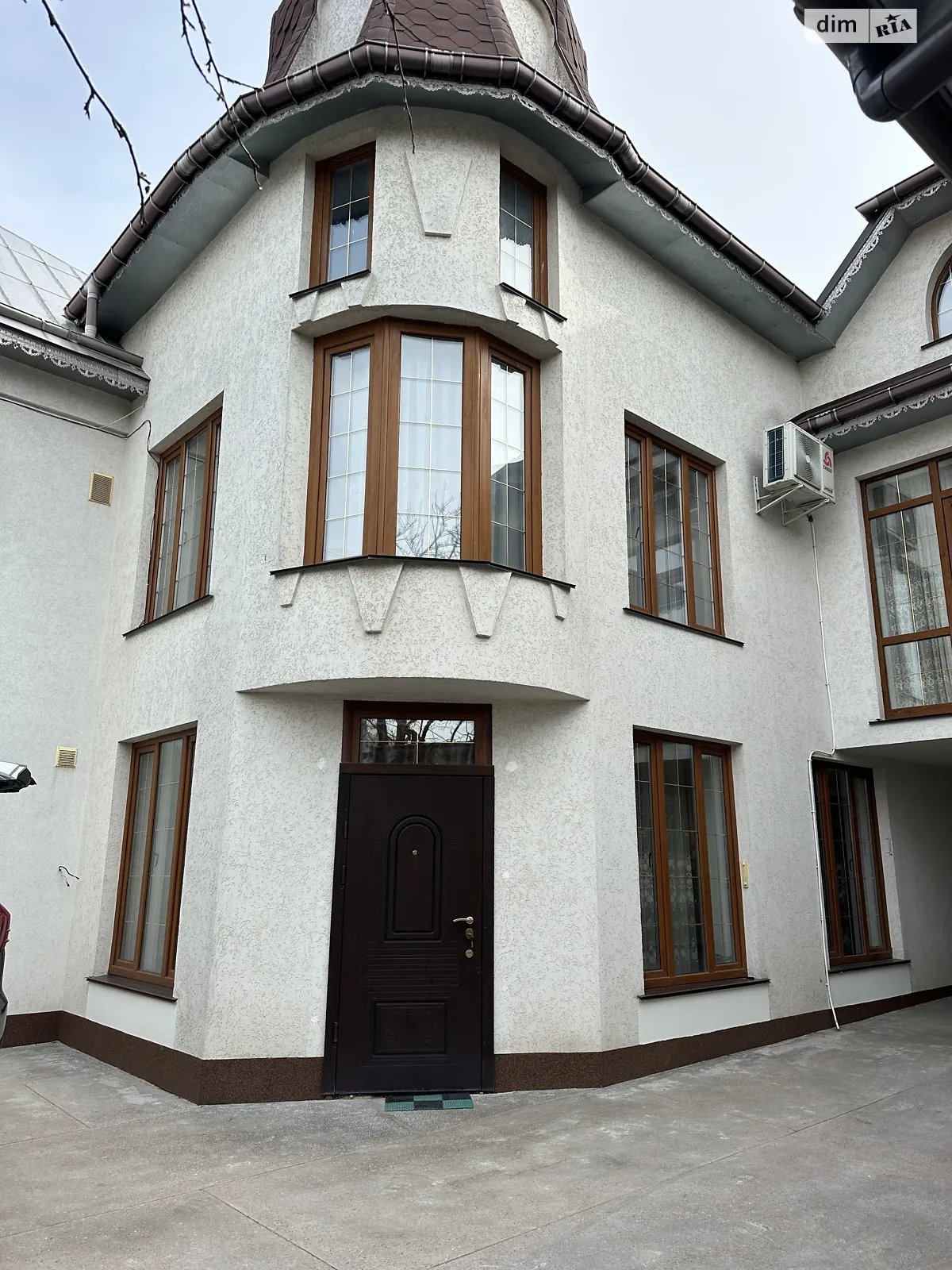 Продается дом на 2 этажа 539.4 кв. м с гаражом, цена: 320000 $ - фото 1