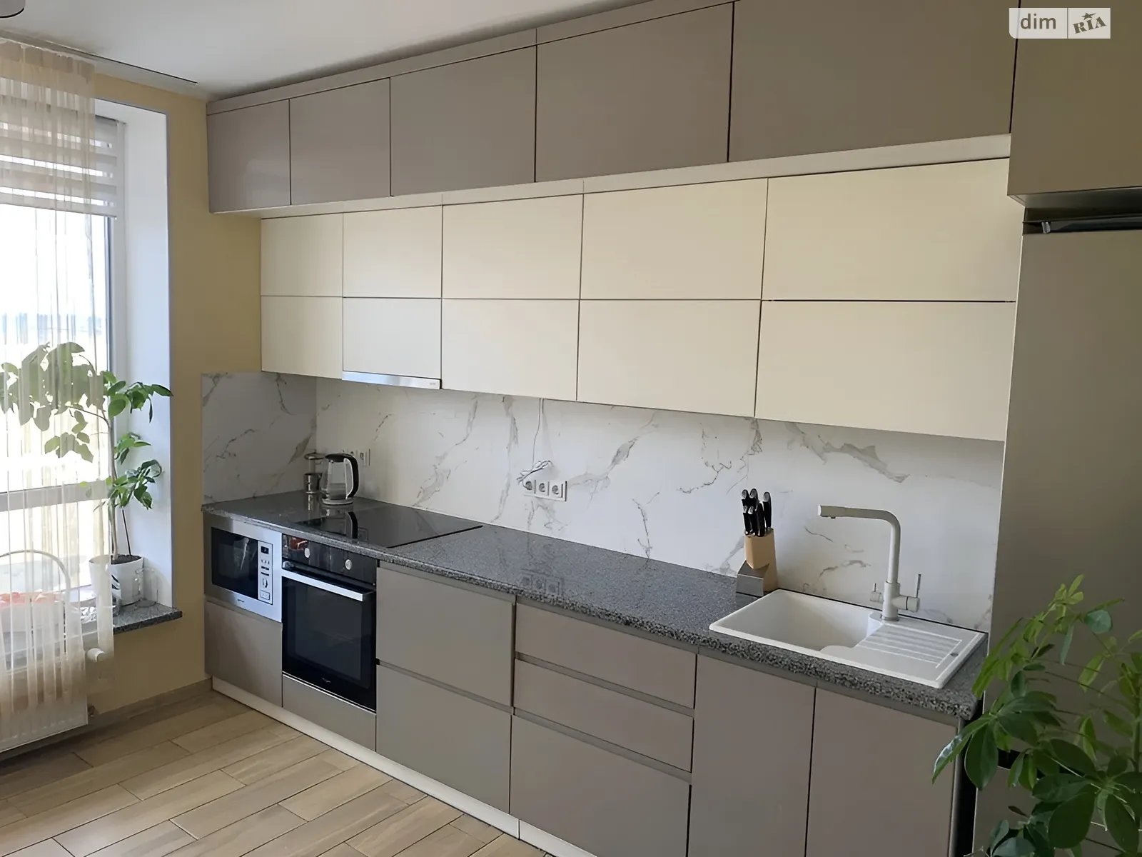 Продається 1-кімнатна квартира 46 кв. м у Фонтанці - фото 1