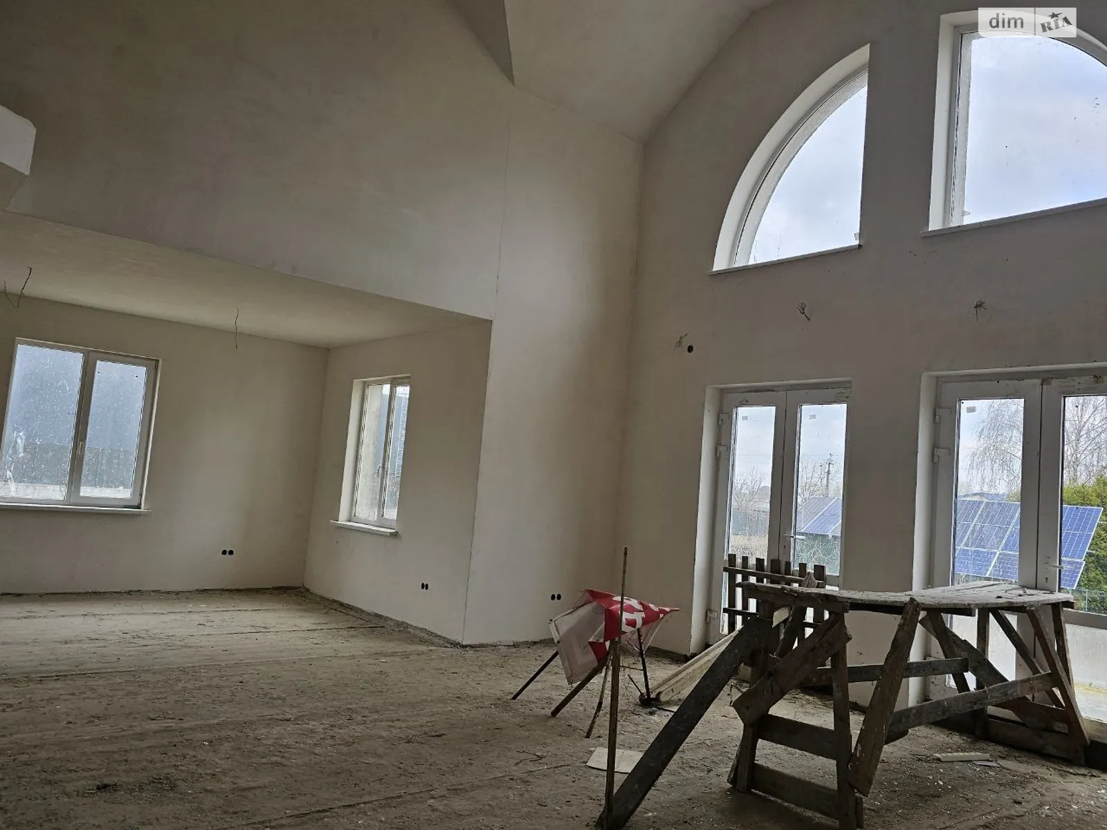 Продается дом на 2 этажа 407 кв. м с гаражом, цена: 250000 $ - фото 1