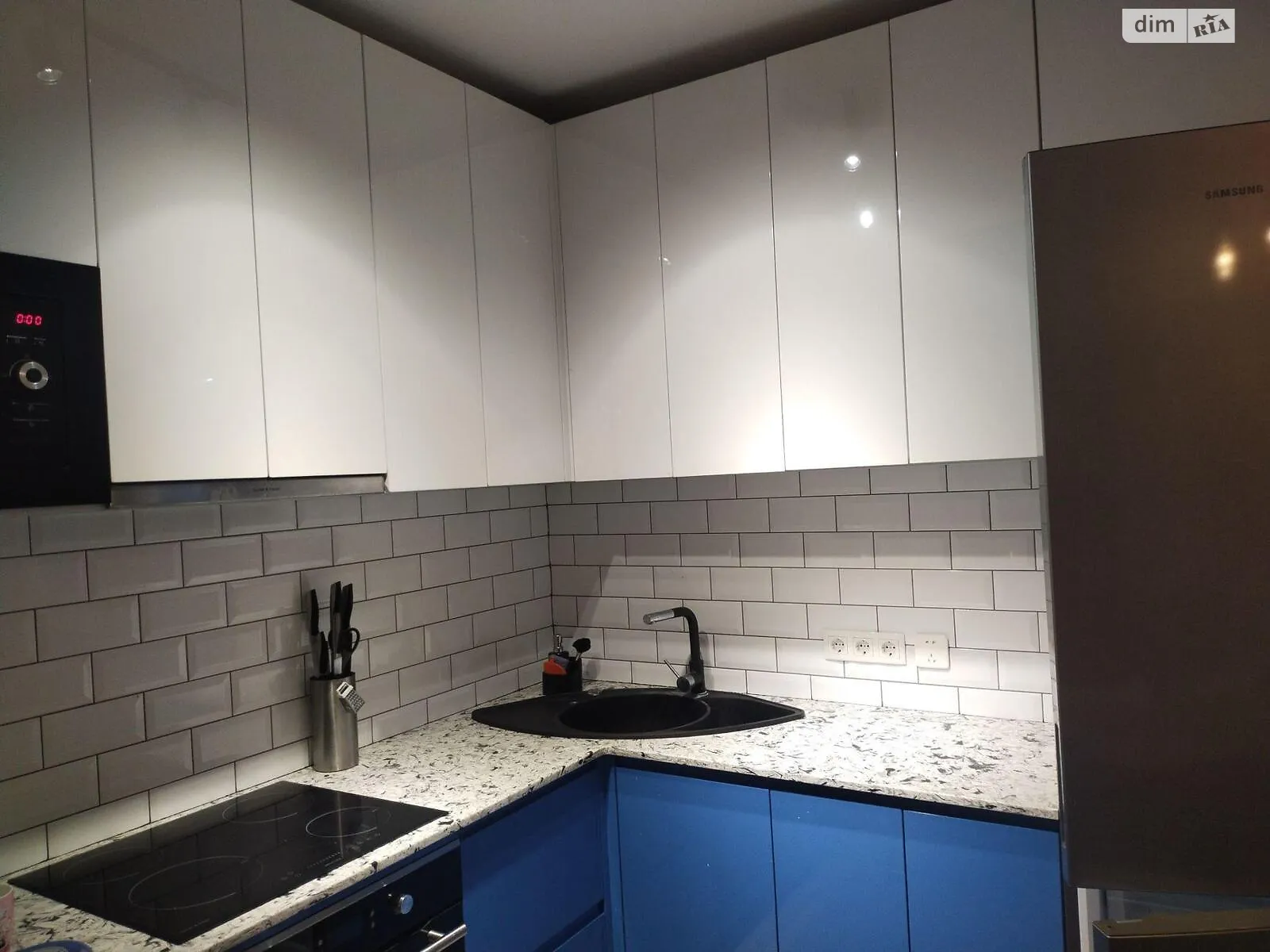 Продается 2-комнатная квартира 56 кв. м в Харькове, ул. Домостроительная, 13 - фото 1