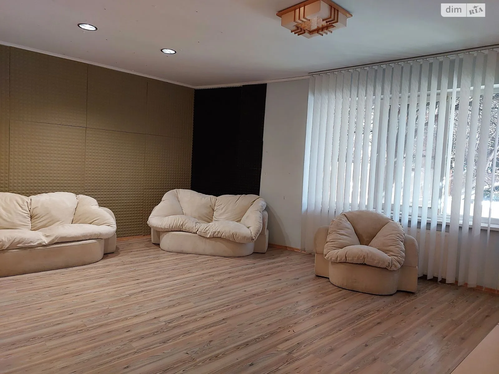 Продается дом на 2 этажа 392.3 кв. м с беседкой, цена: 370000 $ - фото 1