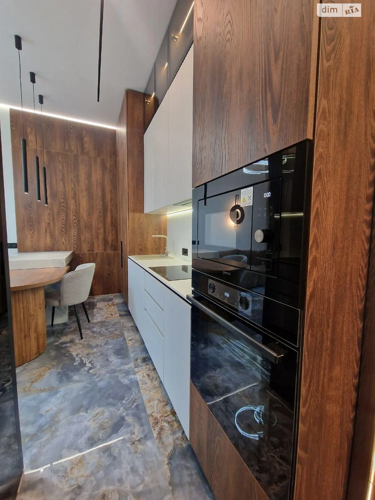 Продается 2-комнатная квартира 65 кв. м в Ужгороде, ул. Легоцкого, 33/78 - фото 1