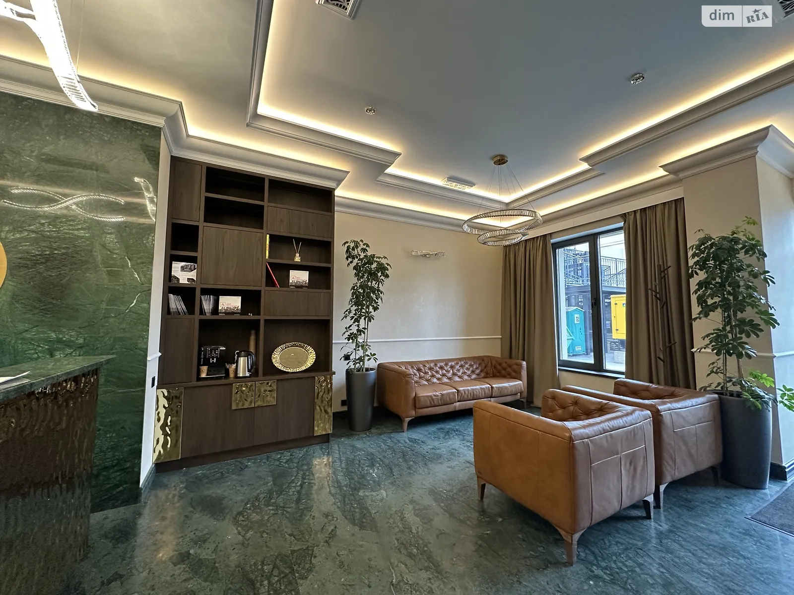 Продается 1-комнатная квартира 40 кв. м в Одессе, Фонтанская дор., 62К - фото 1