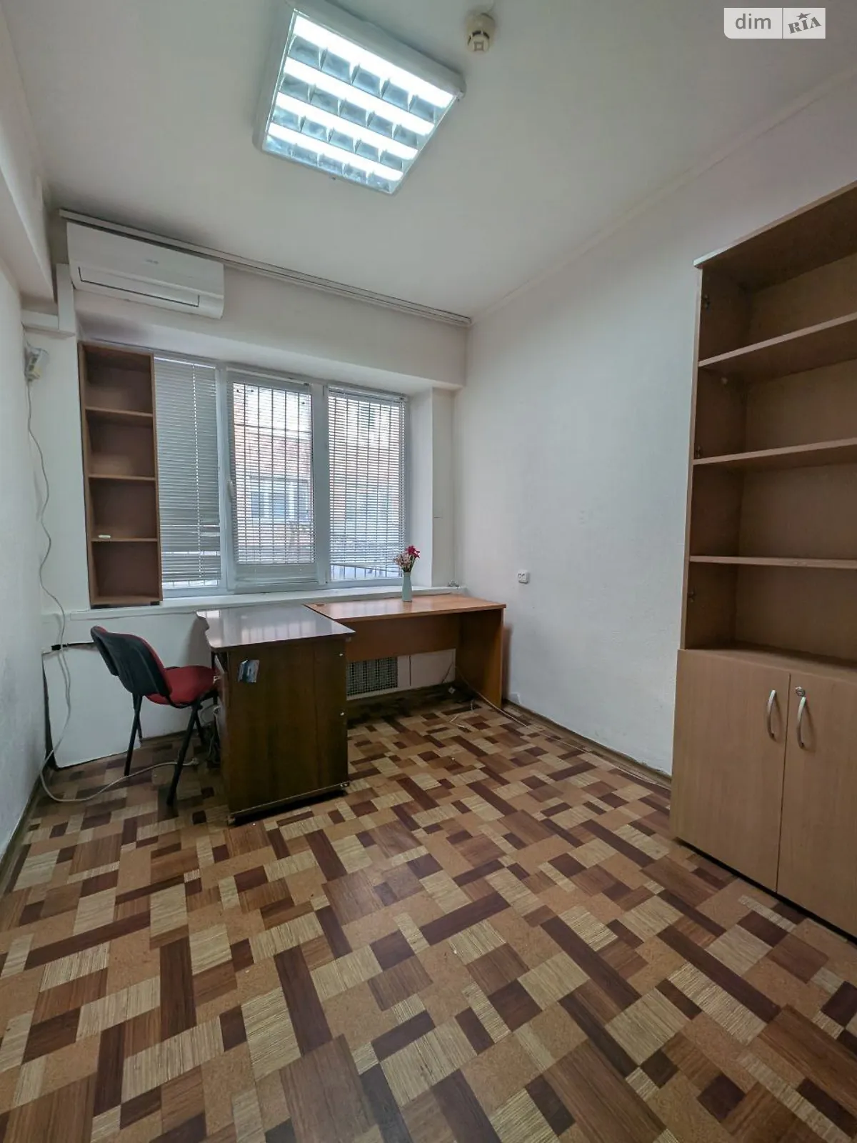 Сдается в аренду офис 15 кв. м в бизнес-центре, цена: 7999 грн - фото 1