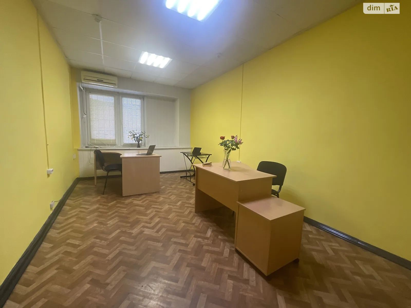 Сдается в аренду офис 18 кв. м в бизнес-центре, цена: 9999 грн - фото 1