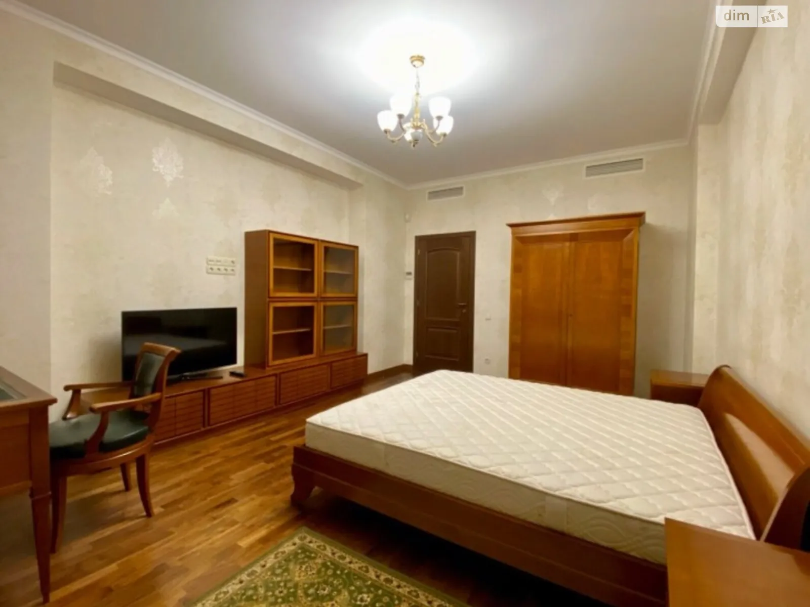 Сдается в аренду 3-комнатная квартира 153 кв. м в Киеве, ул. Андрея Верхогляда(Драгомирова), 14 - фото 1