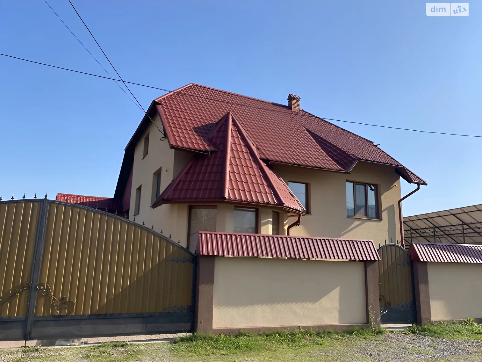 Продается дом на 3 этажа 400 кв. м с камином, цена: 180000 € - фото 1