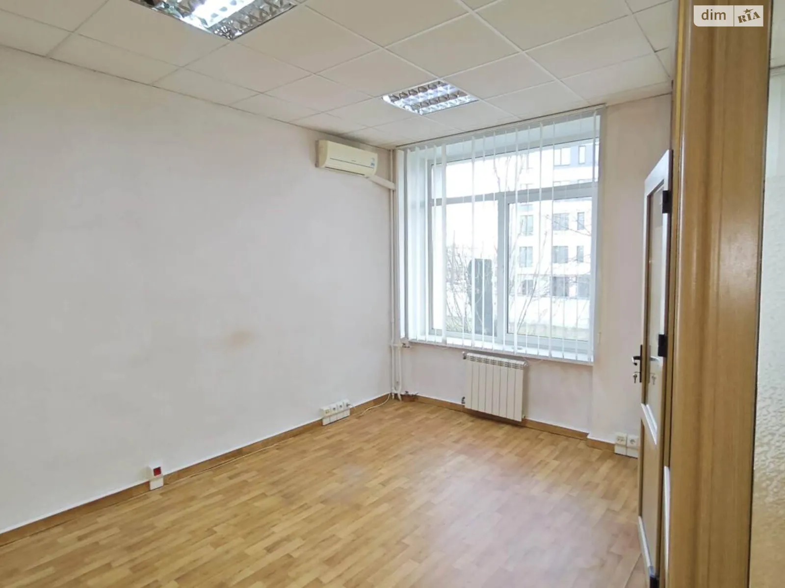Сдается в аренду офис 61 кв. м в бизнес-центре, цена: 28410 грн - фото 1