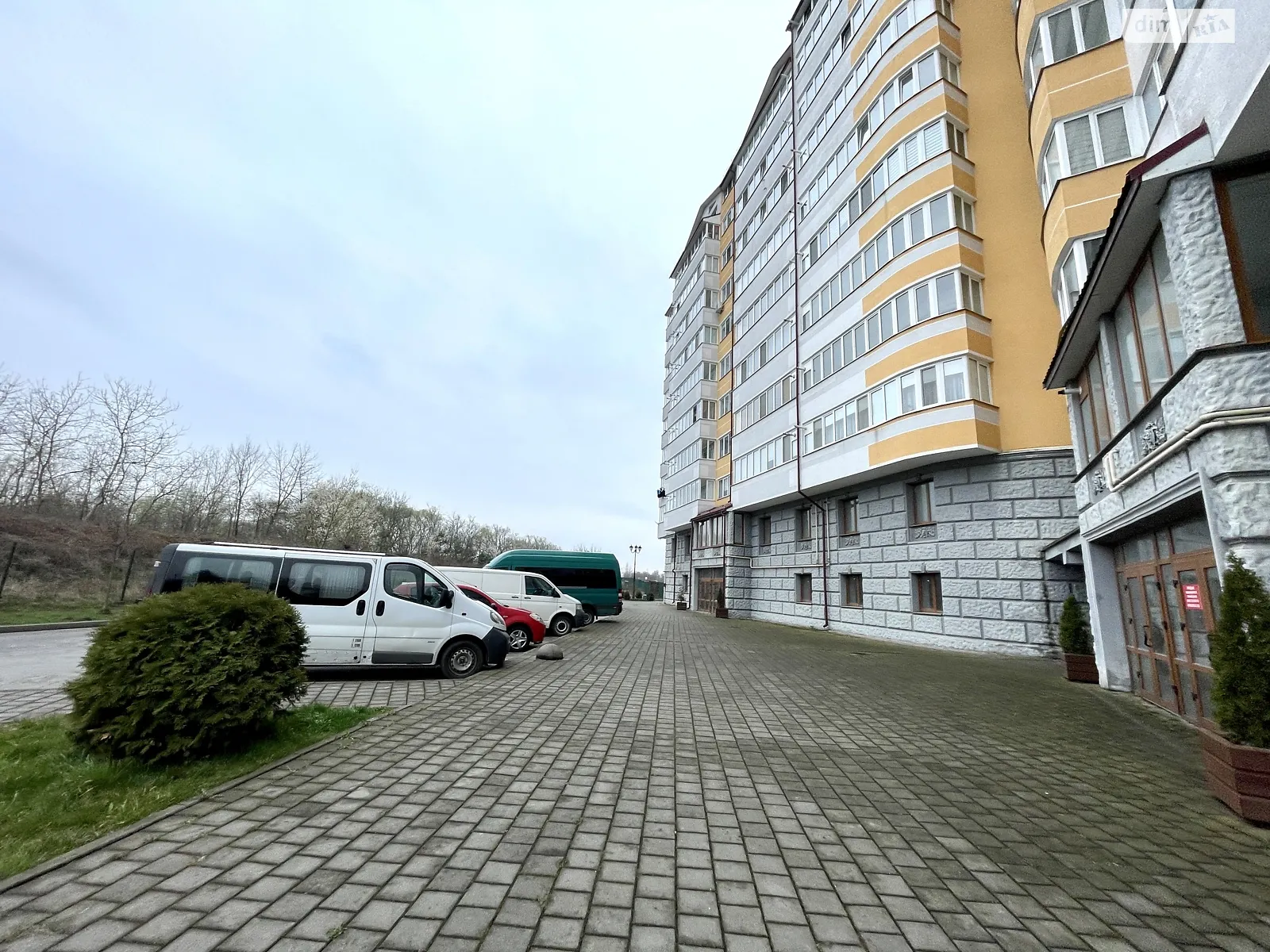 Продается 3-комнатная квартира 98 кв. м в Никитинцах, ул. Петра Маланюка(Декабристов), 58 - фото 1