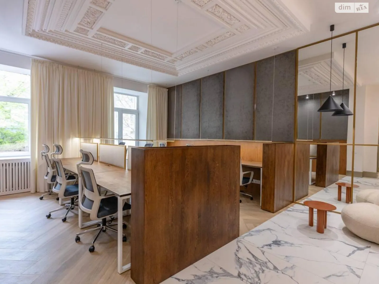 Здається в оренду офіс 62 кв. м в бізнес-центрі, цена: 2500 $ - фото 1