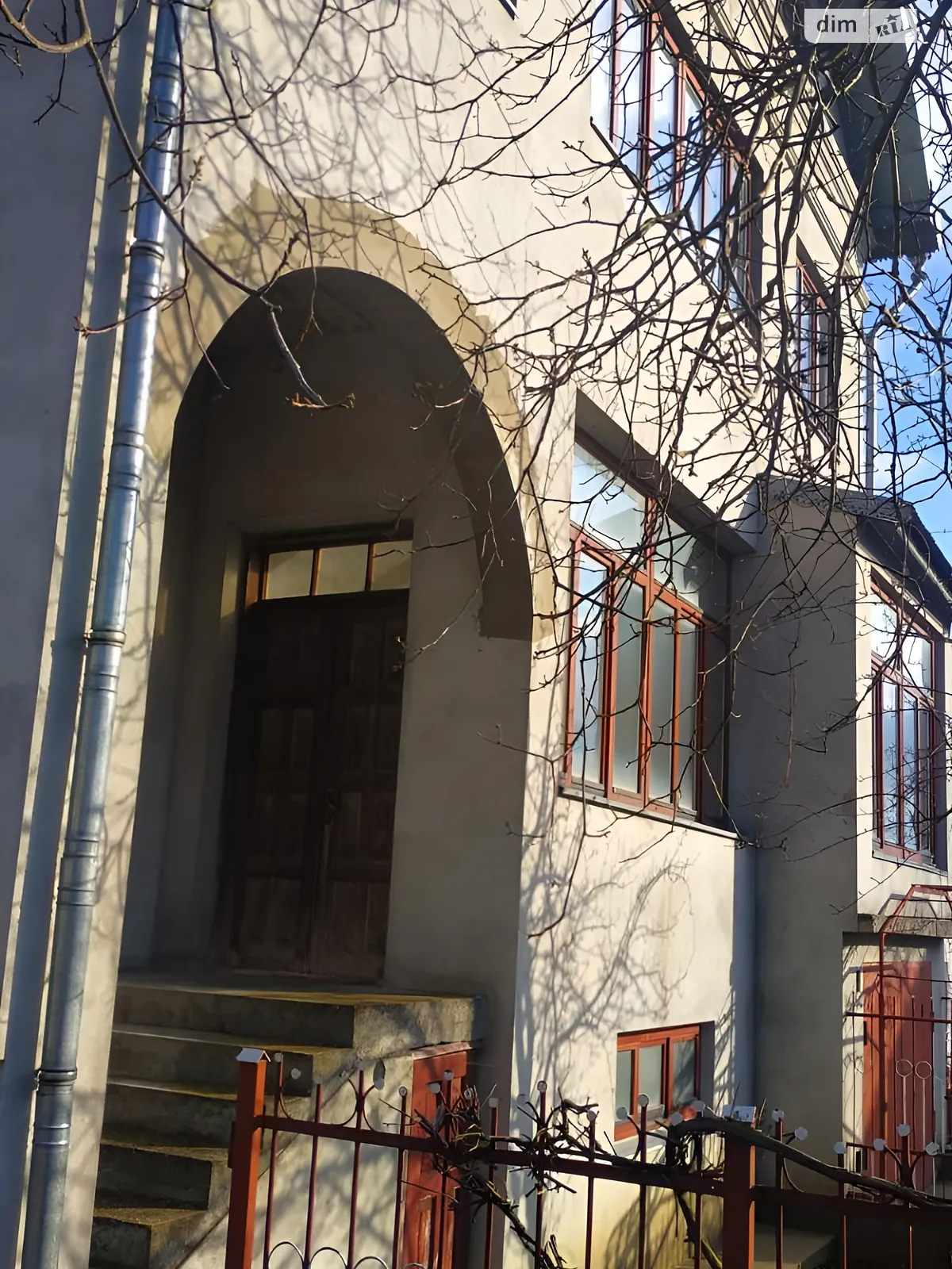 Продается дом на 2 этажа 300 кв. м с верандой, цена: 160000 $ - фото 1