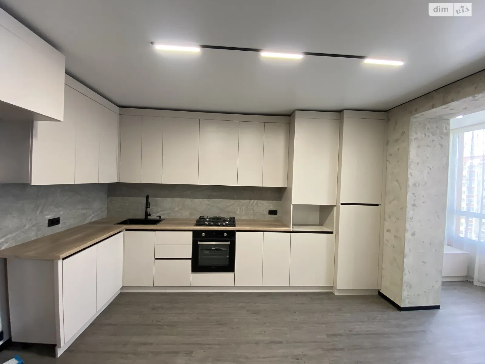 Продается 1-комнатная квартира 55 кв. м в Хмельницком, ул. Винницкая, 1/8А - фото 1