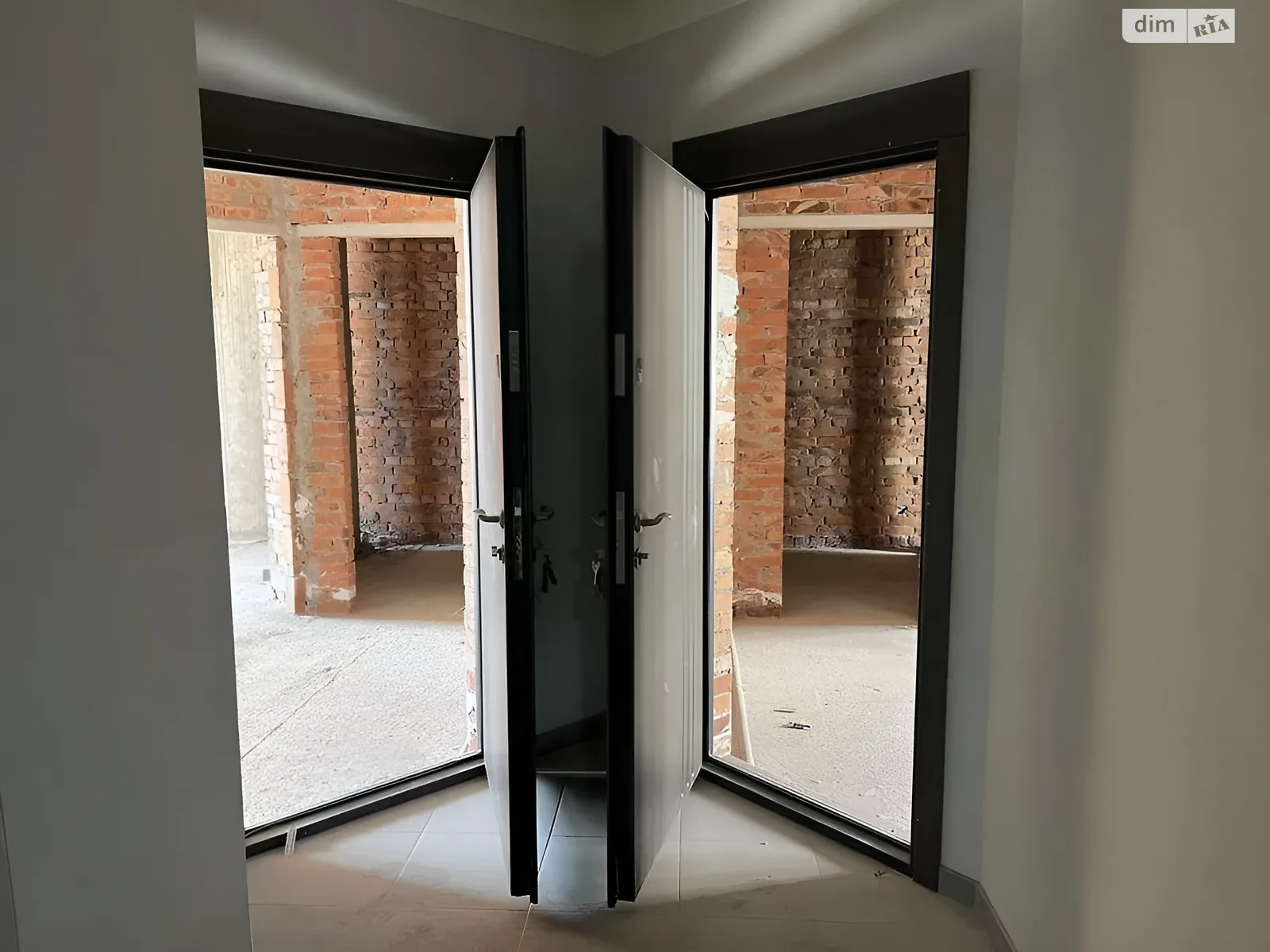 Продается 1-комнатная квартира 33 кв. м в Крюковщине, ул. Богуславская, 3 - фото 1