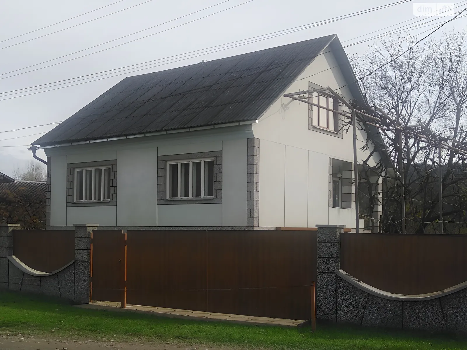 Продается дом на 3 этажа 270 кв. м с балконом, цена: 126000 $ - фото 1