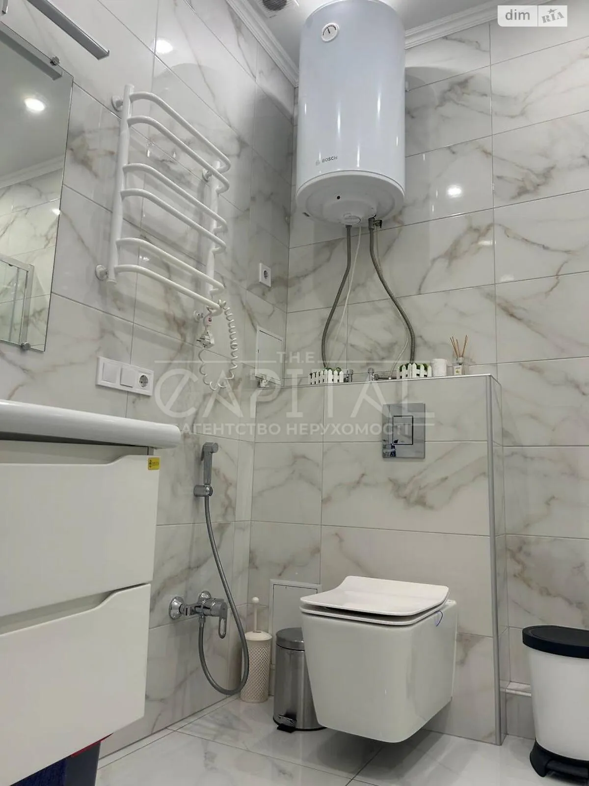 Продается офис 39 кв. м в бизнес-центре, цена: 130000 $ - фото 1