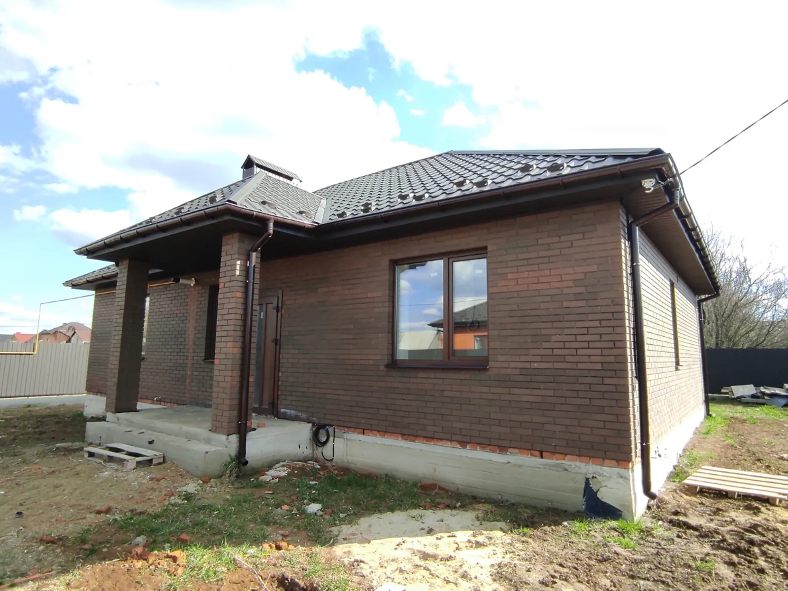 Продається одноповерховий будинок 94 кв. м с басейном, цена: 80000 $ - фото 1