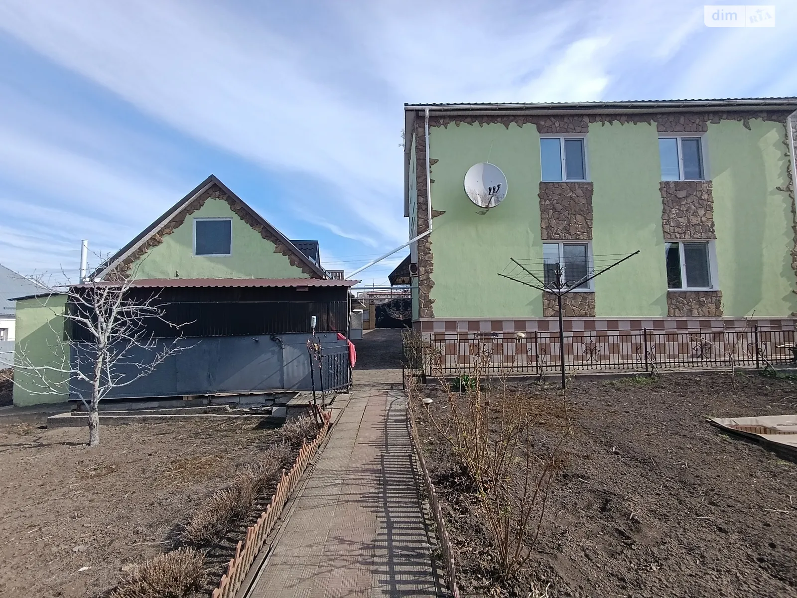 Продается дом на 2 этажа 136 кв. м с гаражом, цена: 125000 $ - фото 1