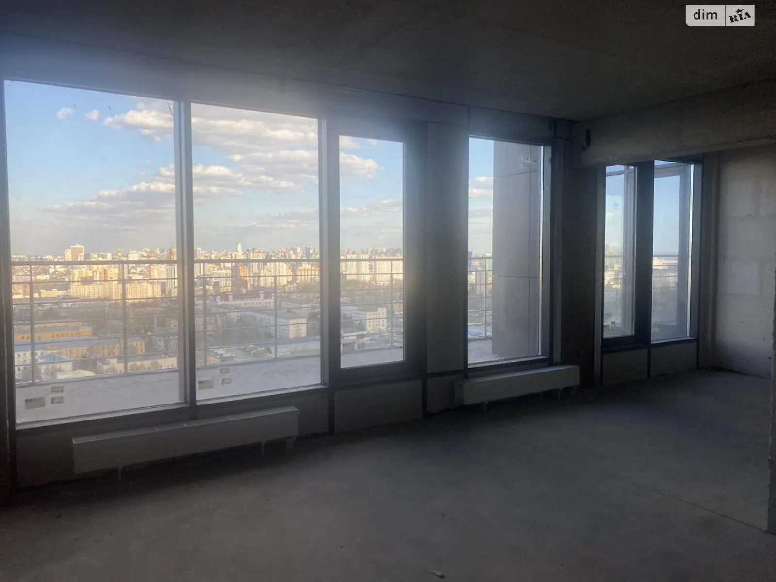 Продается 5-комнатная квартира 148.3 кв. м в Киеве, ул. Дегтяревская, 17 корпус 1 - фото 1