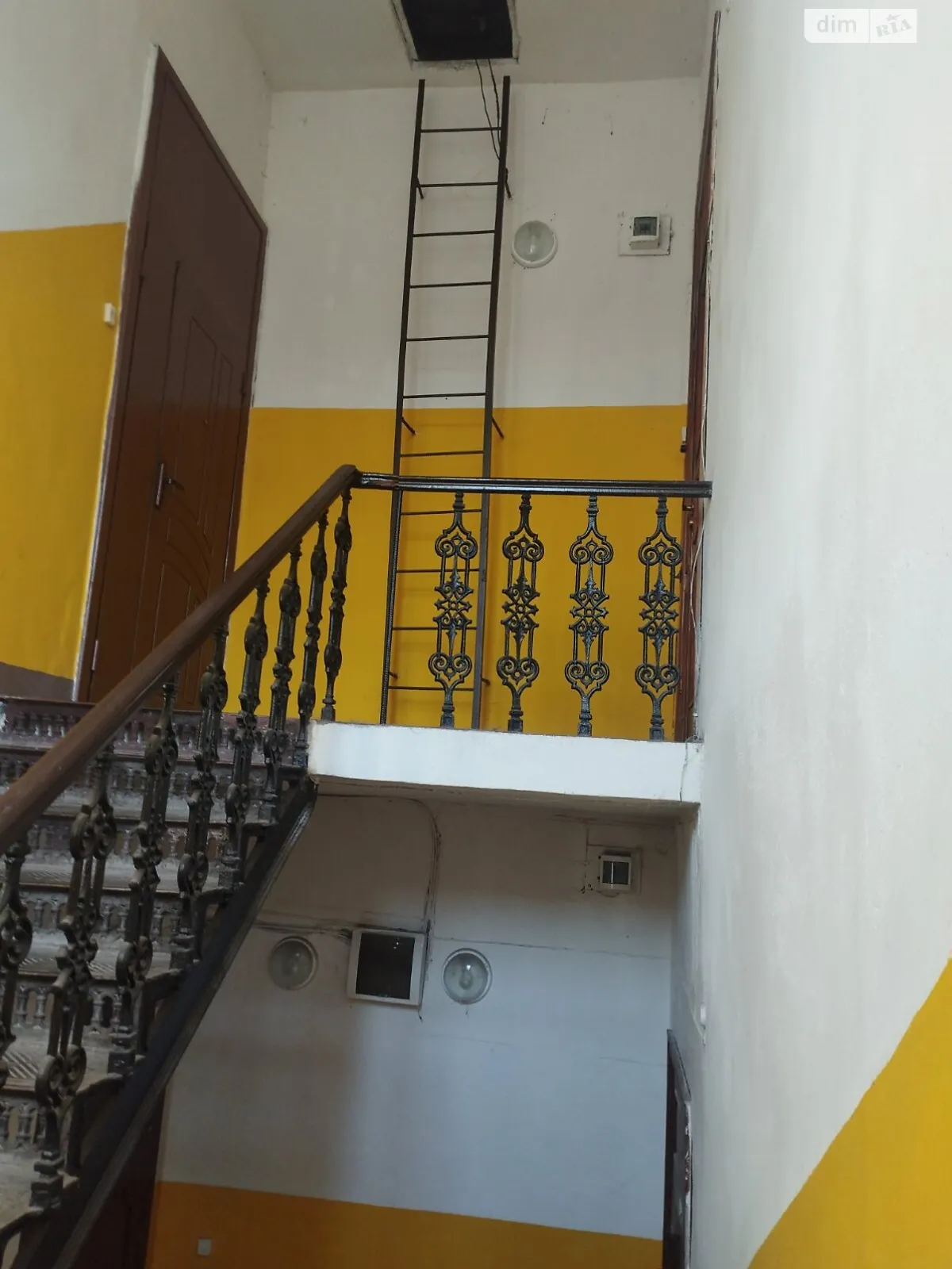 Продается 2-комнатная квартира 63 кв. м в Одессе, ул. Базарная, 21 - фото 1