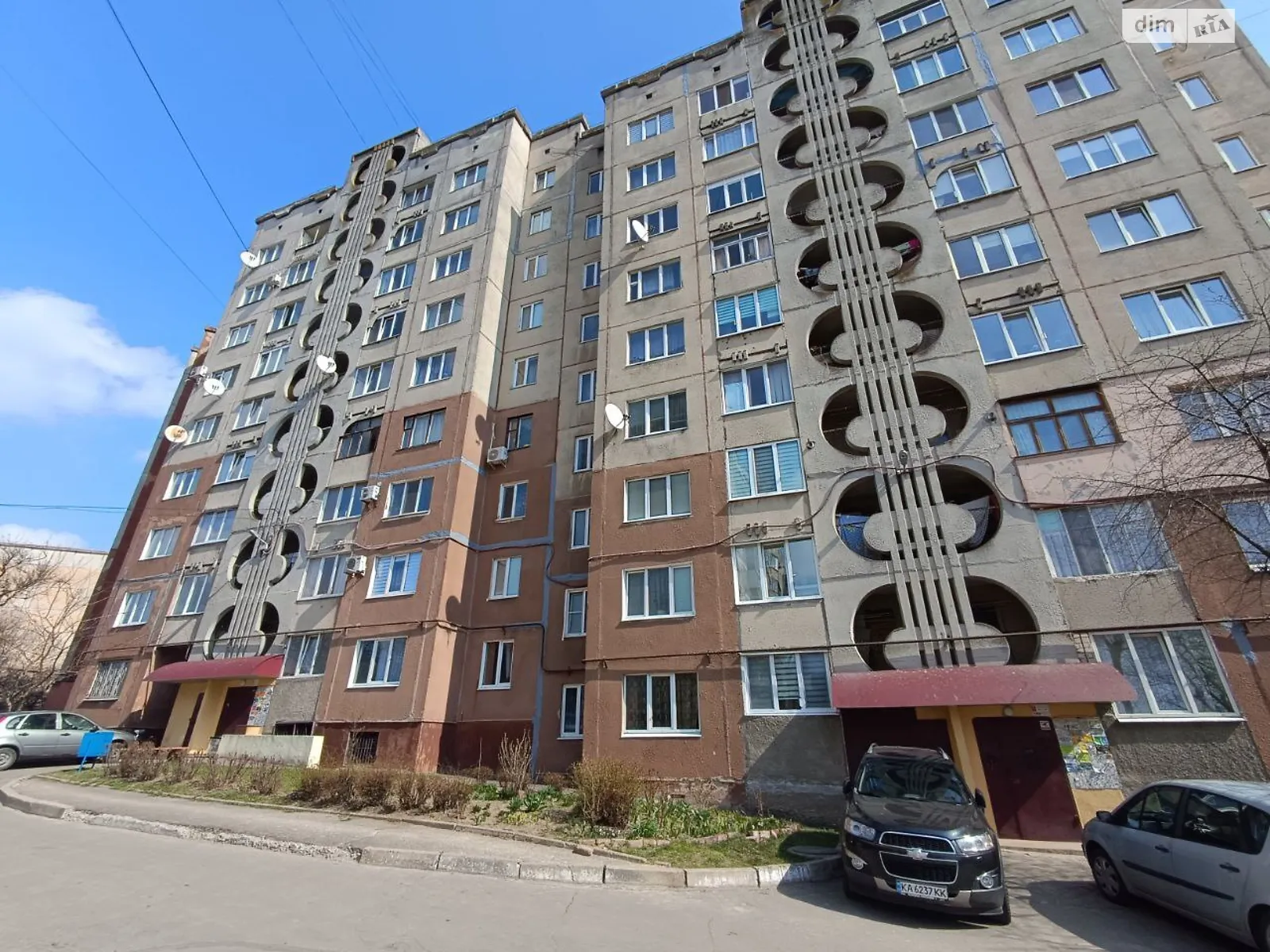 Продается 3-комнатная квартира 65.6 кв. м в Ровно, ул. Шухевича Романа, 26 - фото 1