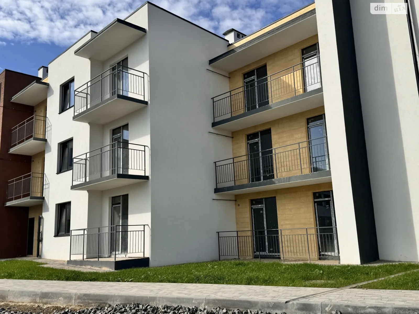 Продается 1-комнатная квартира 45 кв. м в Виннице, 4-й пер. Леонида Каденюка(Комарова), 1 - фото 1