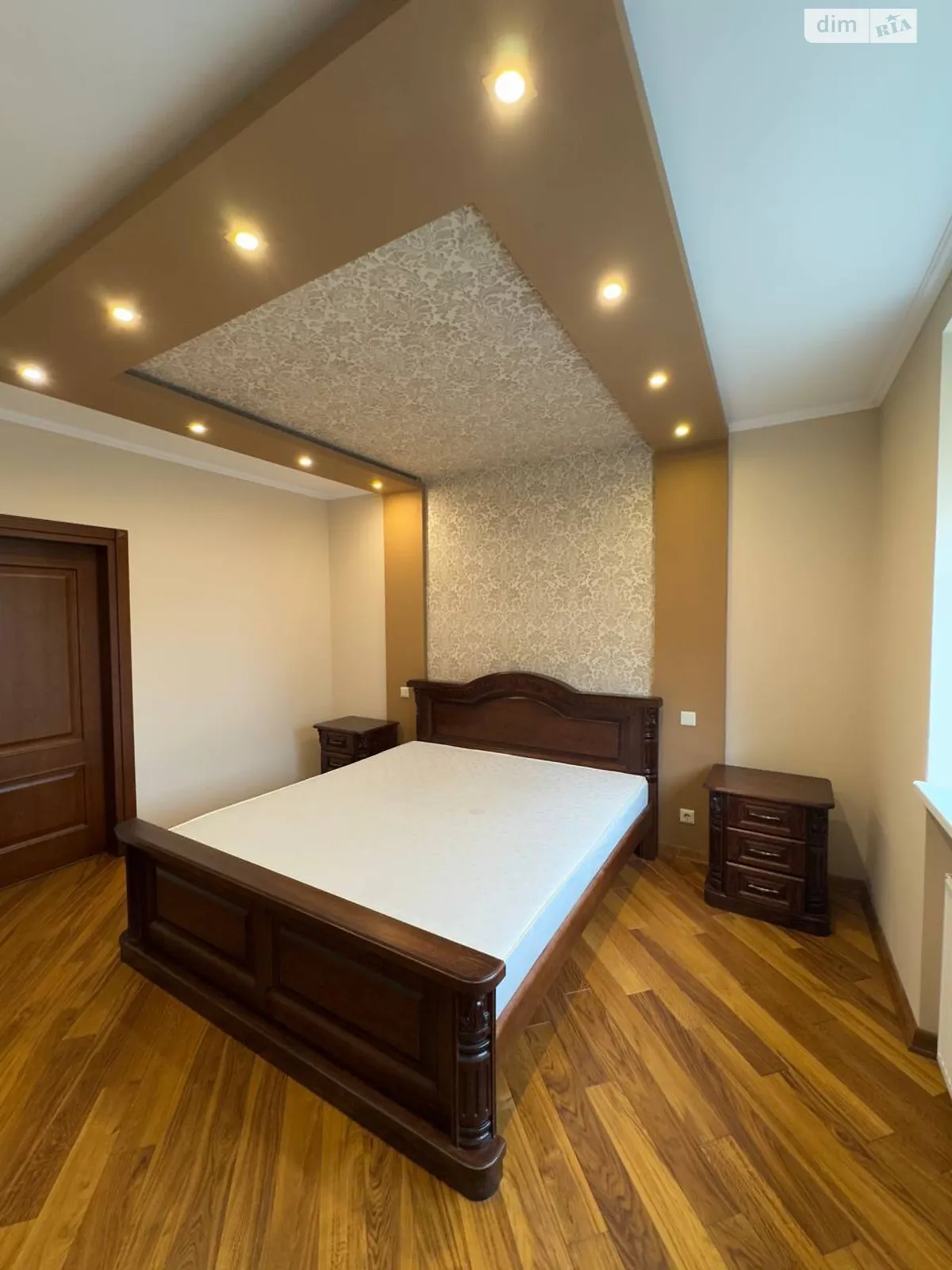 Продается 2-комнатная квартира 70.2 кв. м в Ивано-Франковске, цена: 86000 $ - фото 1
