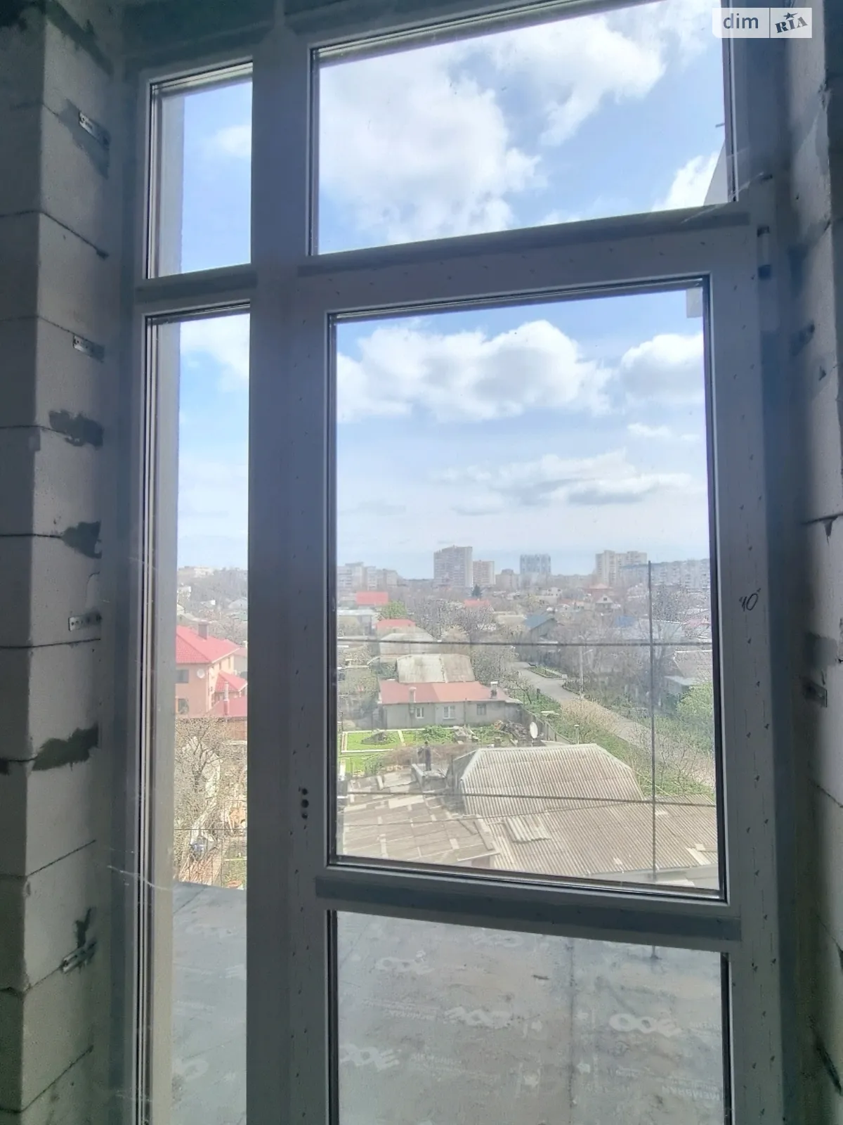 Продается 1-комнатная квартира 32 кв. м в Одессе, просп. Небесной Сотни, 112 - фото 1