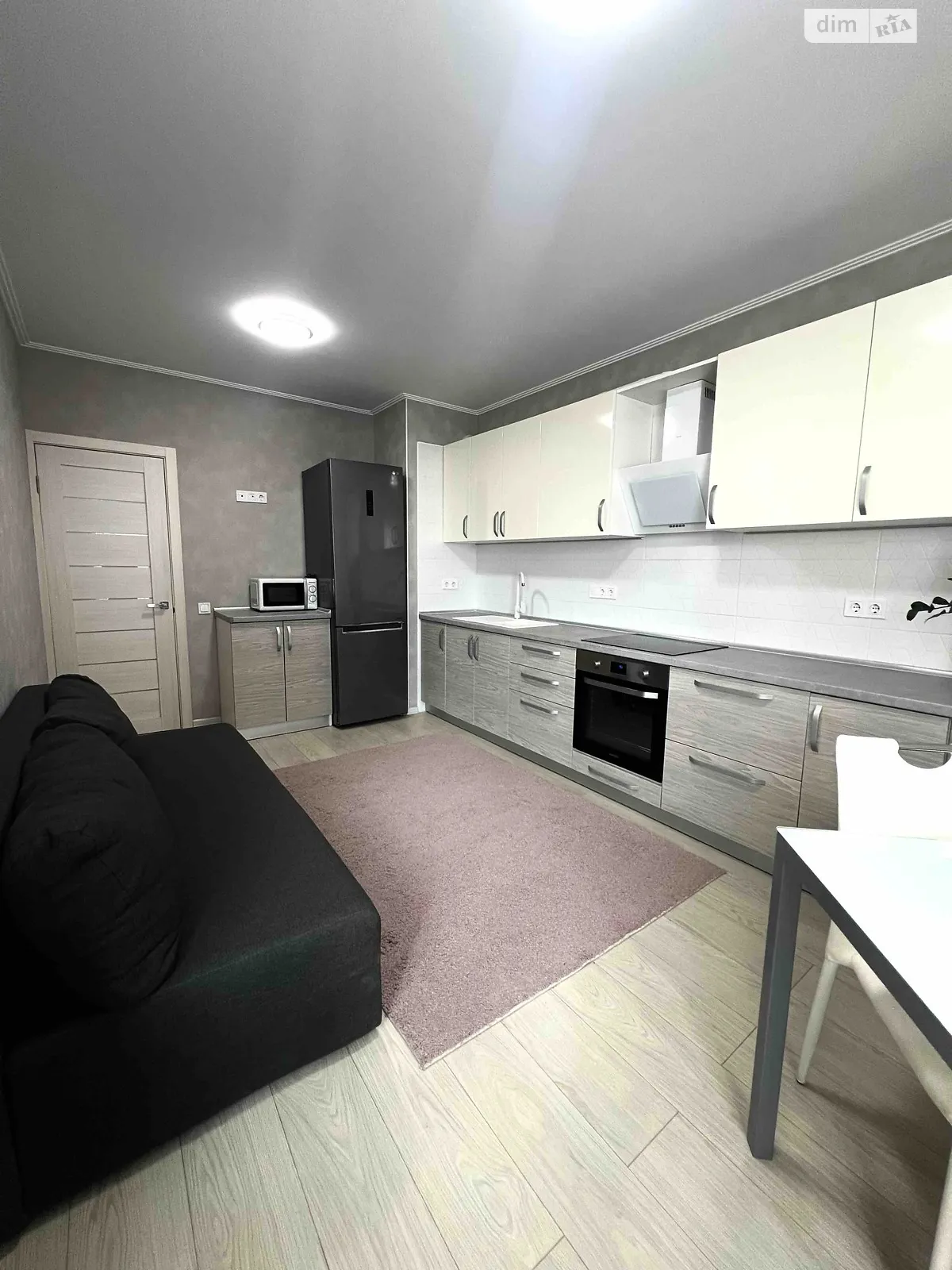 Продается 2-комнатная квартира 57 кв. м в Одессе, мас. Радужный - фото 1