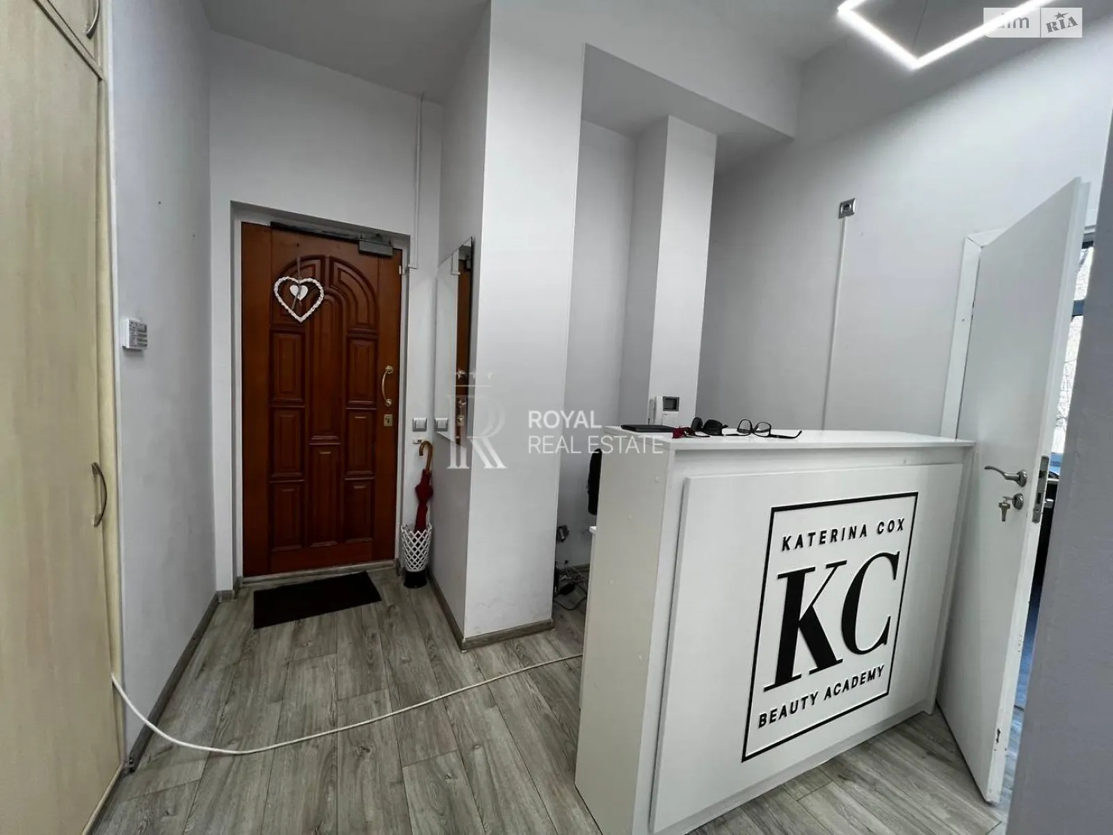 Здається в оренду офіс 73 кв. м в бізнес-центрі, цена: 1800 $ - фото 1