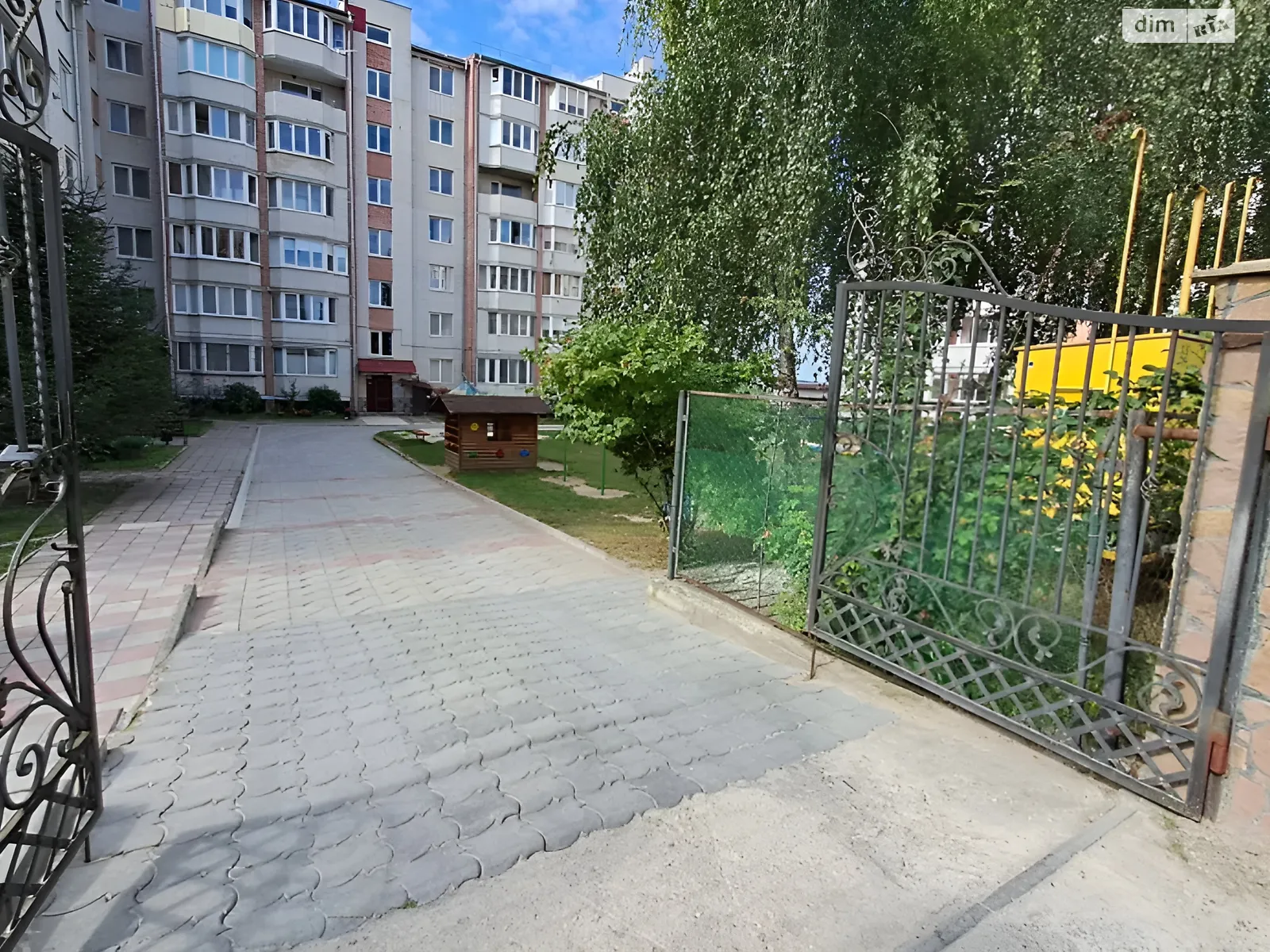 3-кімнатна квартира 75 кв. м у Тернополі, вул. Микулинецька - фото 1