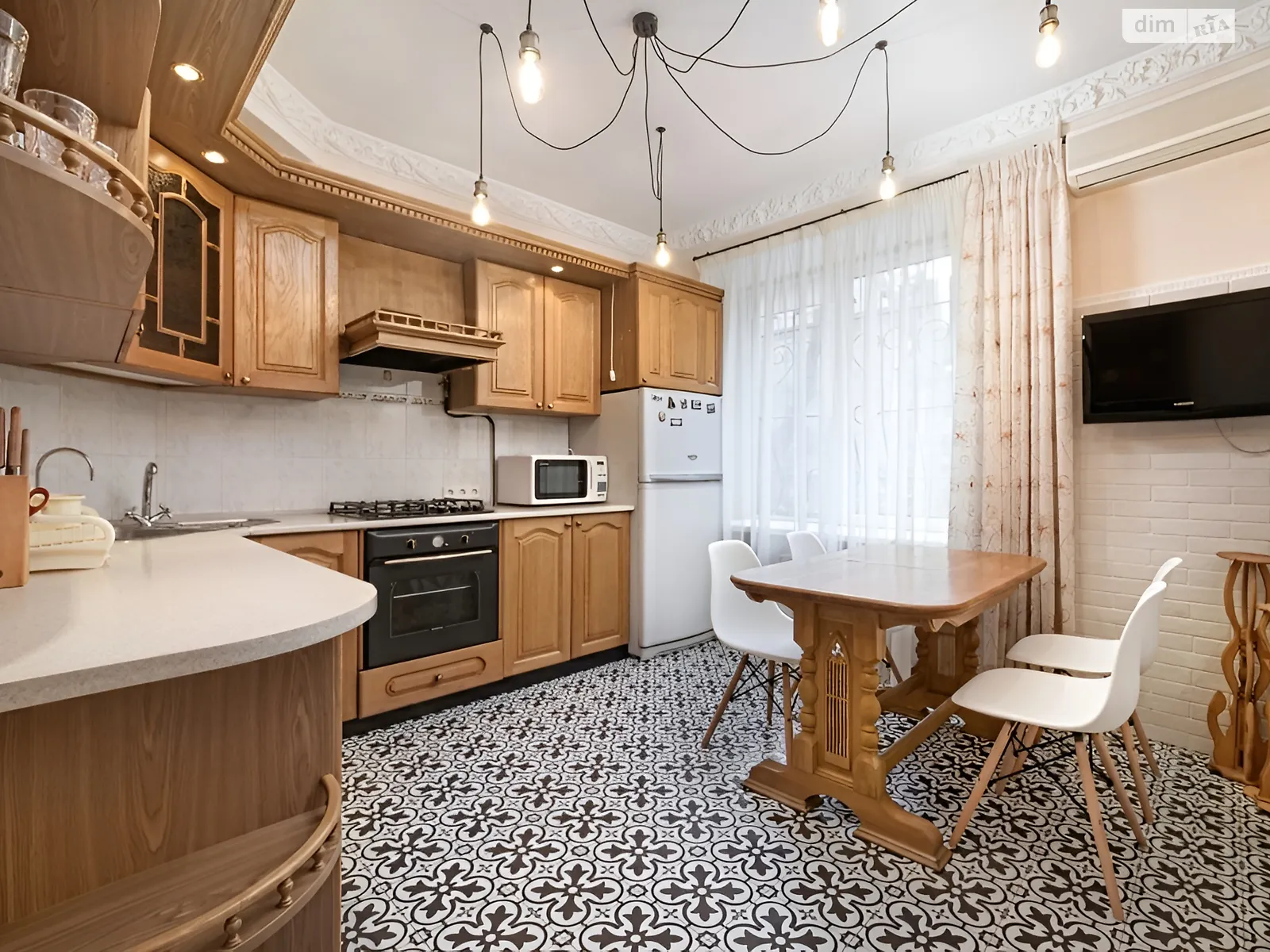 Здається в оренду 5-кімнатна квартира 105 кв. м у Києві, вул. Катерини Білокур, 5/17 - фото 1