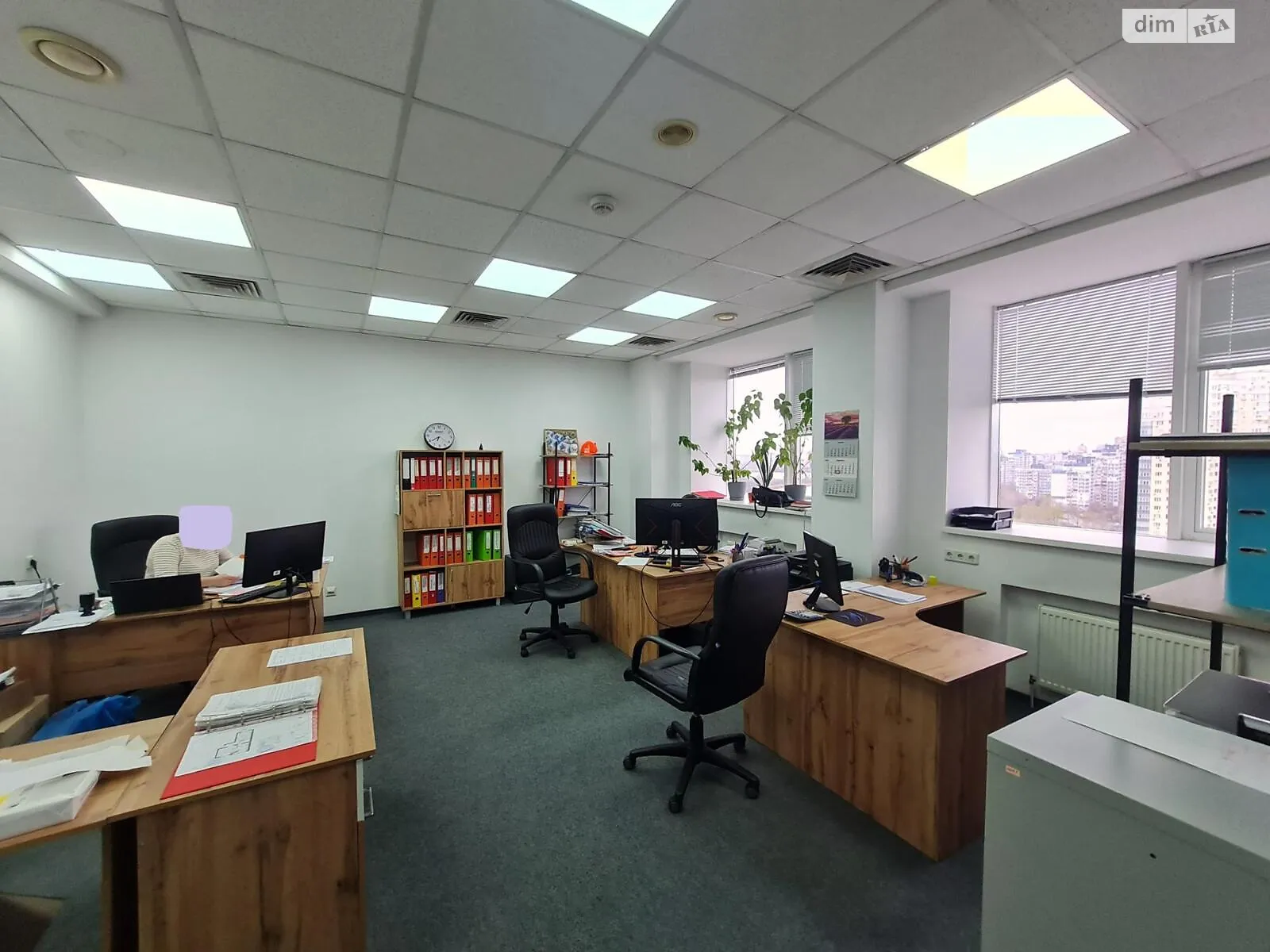 Сдается в аренду офис 114.1 кв. м в бизнес-центре, цена: 1369 $ - фото 1
