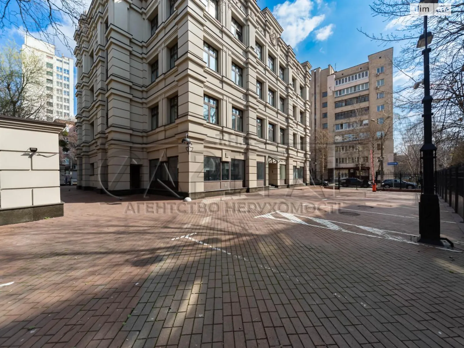 Здається в оренду офіс 2600 кв. м в бізнес-центрі, цена: 44200 $ - фото 1