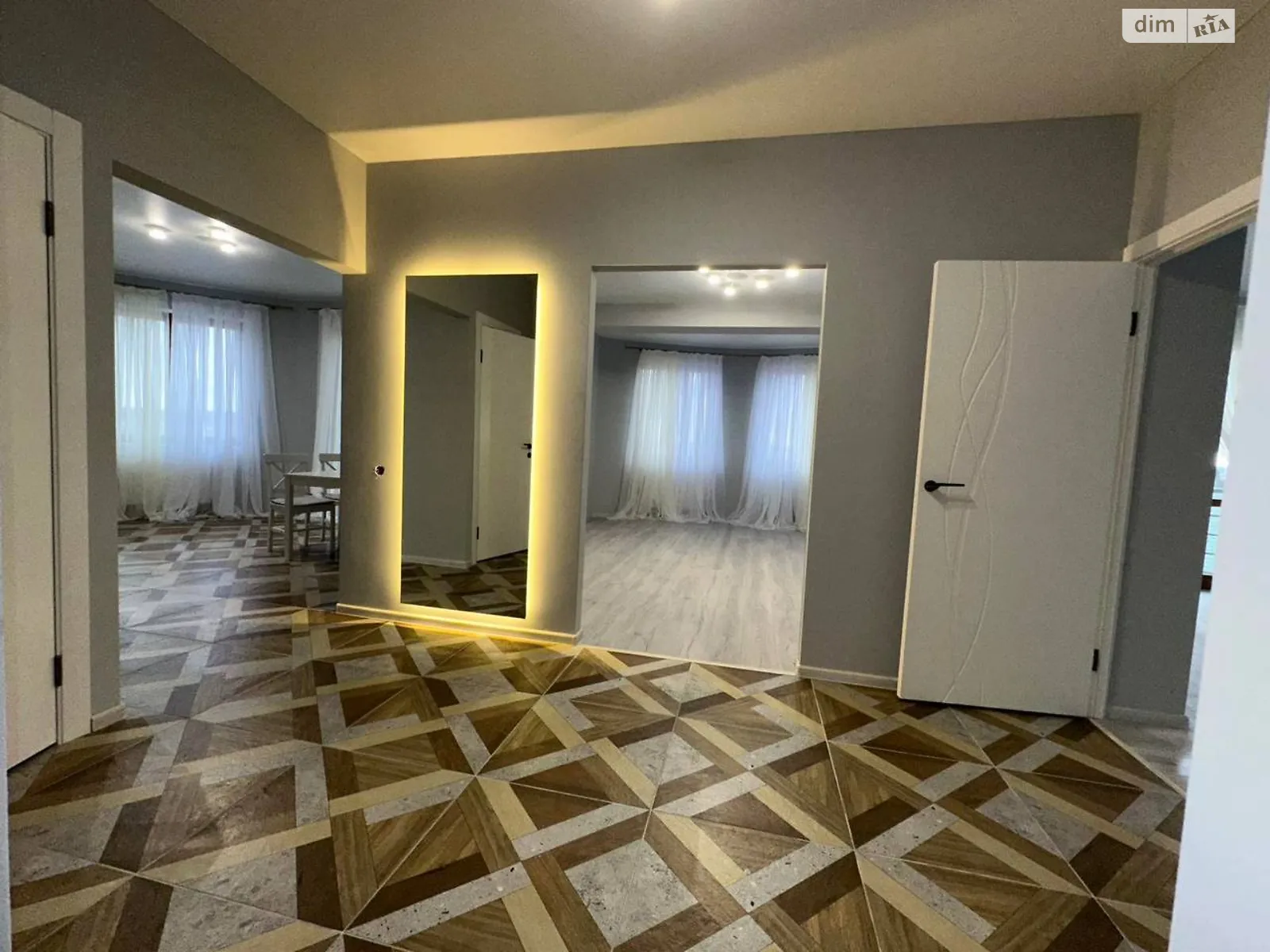 Продається 2-кімнатна квартира 72.2 кв. м у Зимна Вода, вул. Тичини, 9В - фото 1